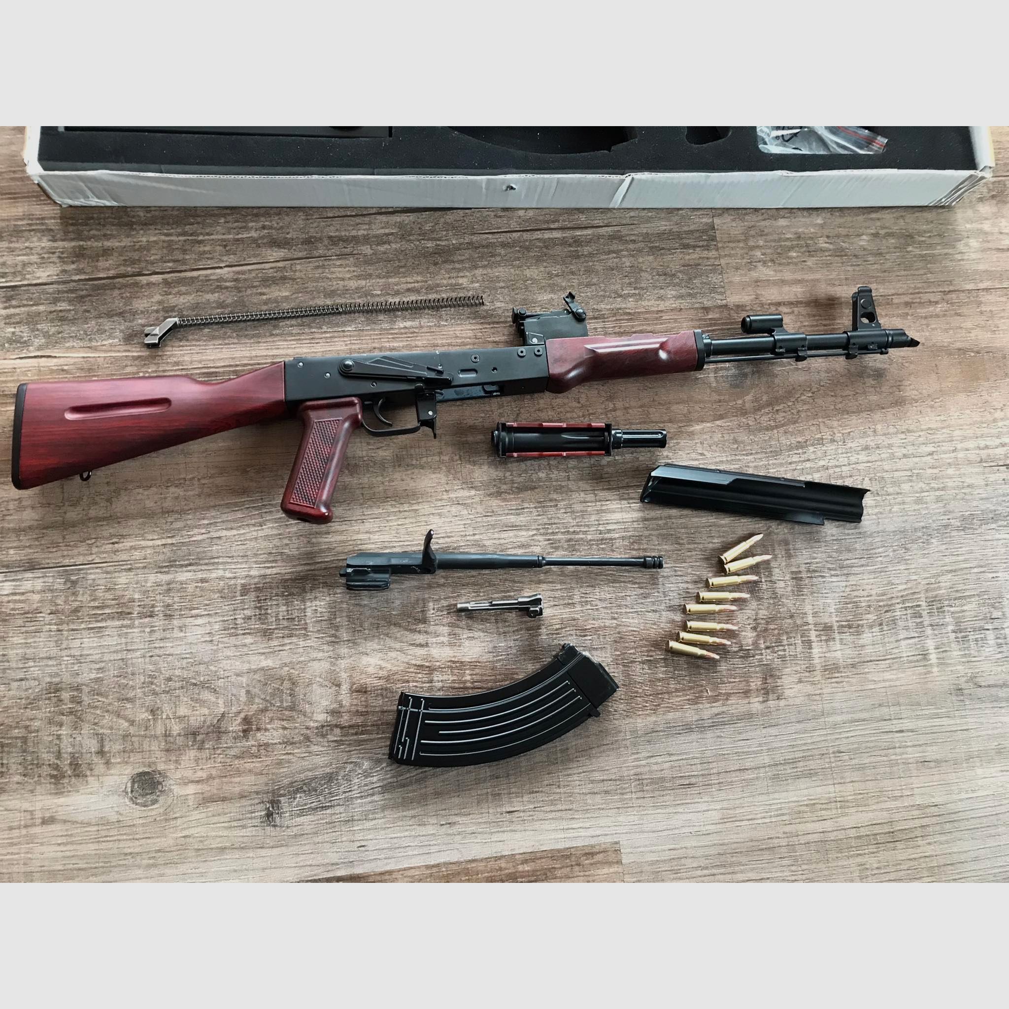 Alloy Army AK74/AKM miniature model scale 1/2.05 metal fully disassemblable, shell ejection