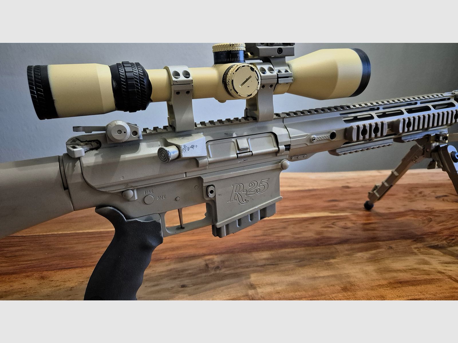 Remington R25 AR-10 in .308 M110 clone in FDE carabina semiautomatica