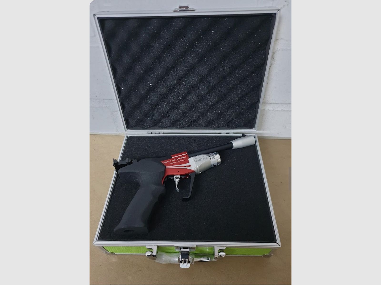 DISAG RedDot pistol used
