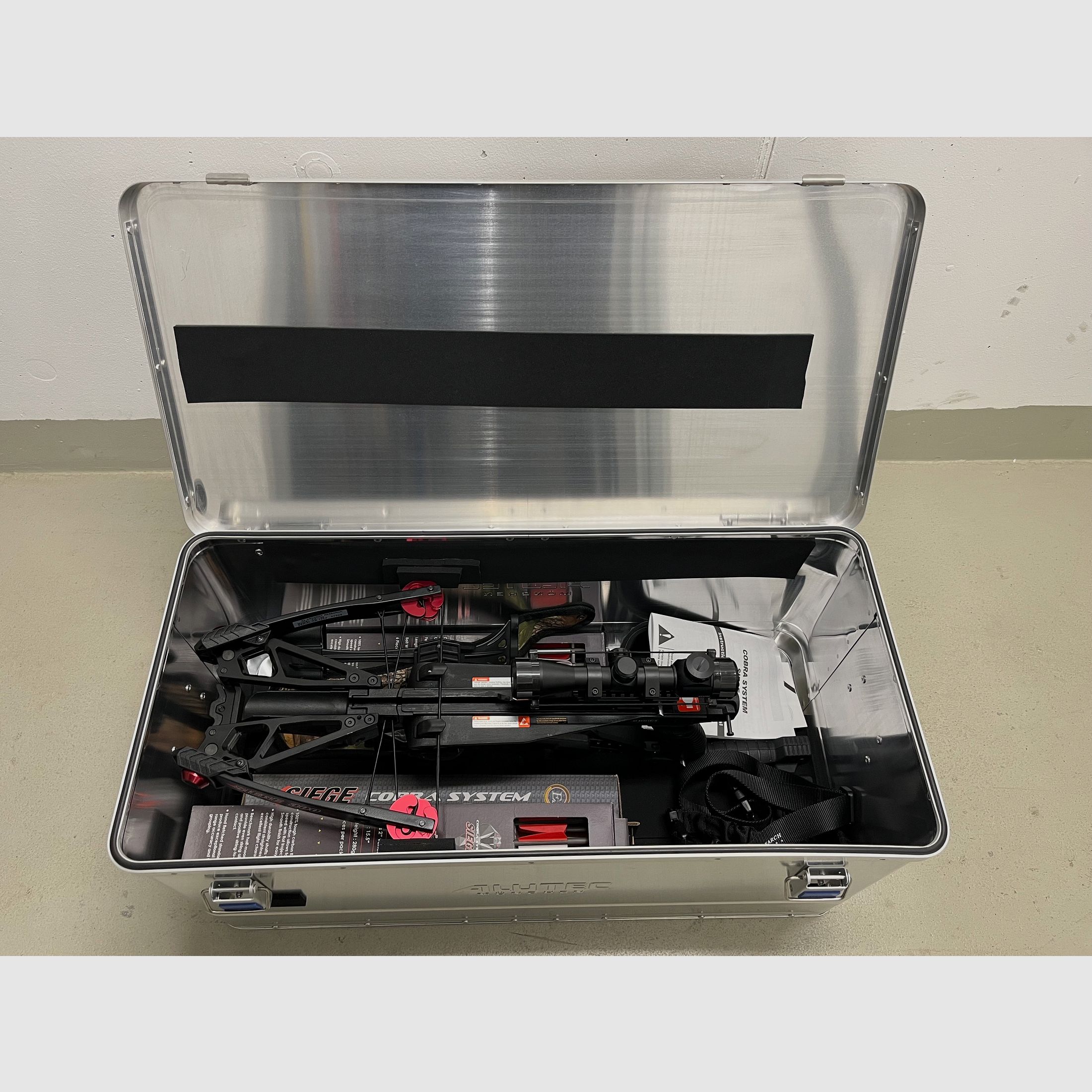 Siege Compound Armbrust von EK Archery im Alukoffer + extra Magazin + Zielfernrohr 4x32