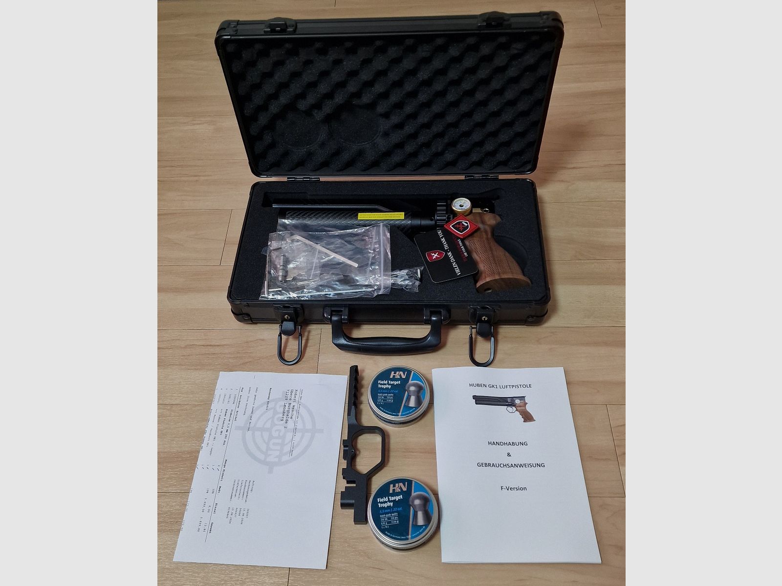 NEU & unbenutzt: Huben GK1 + Koffer + Schalldämpfer + Abzugsbügel mit Picatinny Schiene + Munition