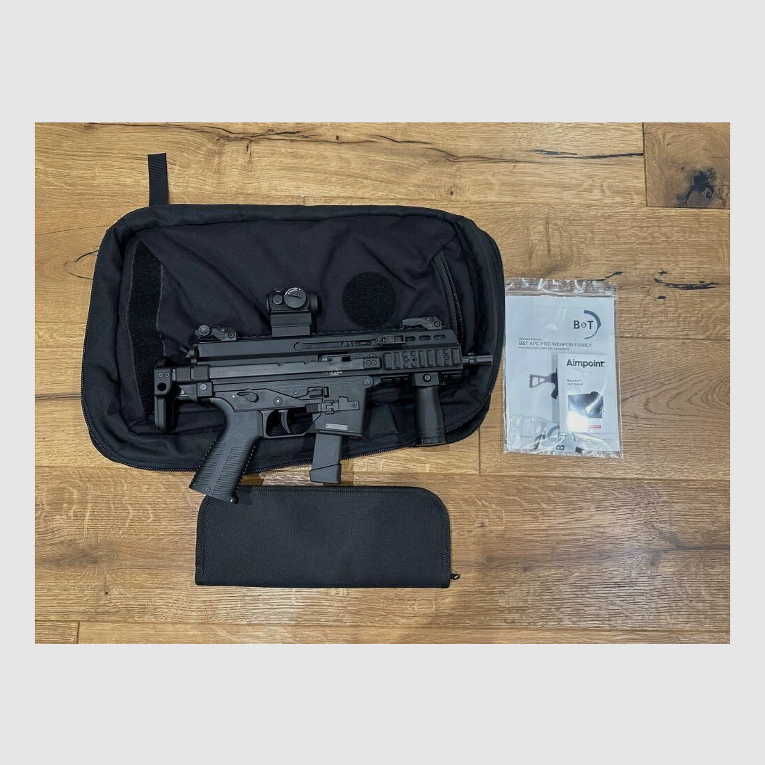 Brügger & Thomet APC 9 Pro G with telescopic stock and Aimpoint