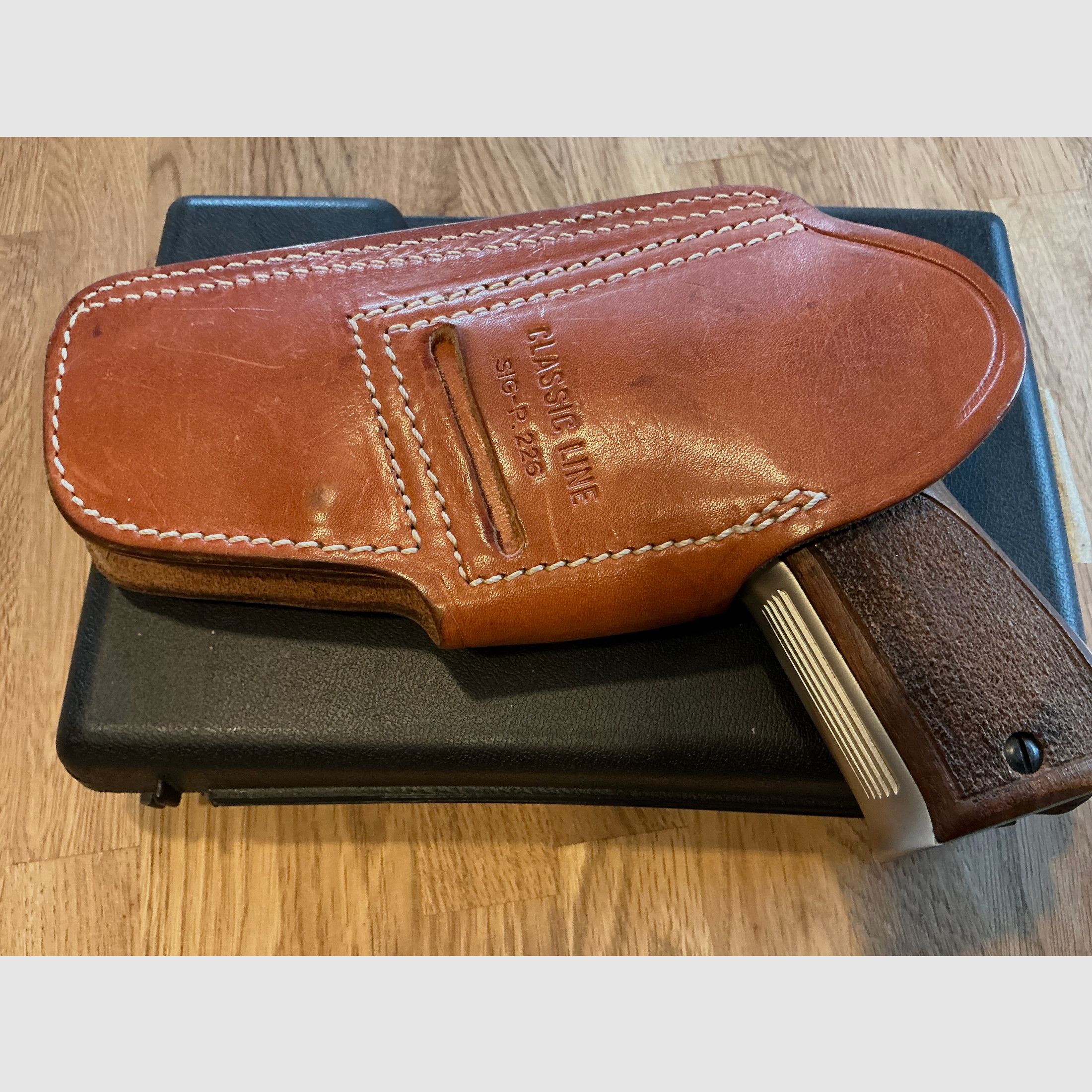 Pistol leather holster, brown, Classic Line SIG-P.226