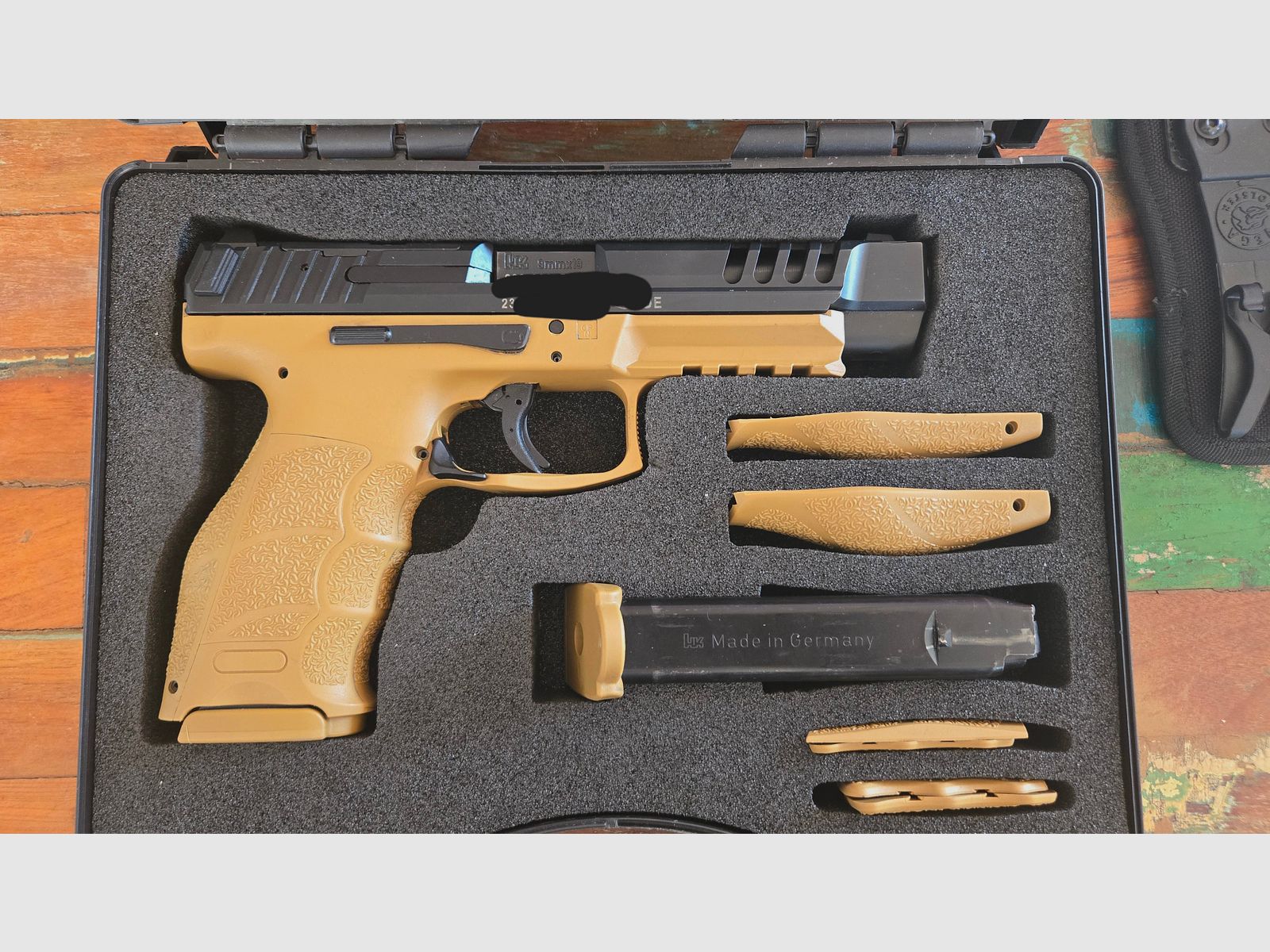 Heckler & Koch SFP9 L OR – modèle spécial en RAL 8000 (Sable)