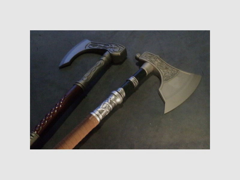 2x schwere Axt Deko mit Vikings Wikinger Verzierungen, Assassinen Einzelstücke