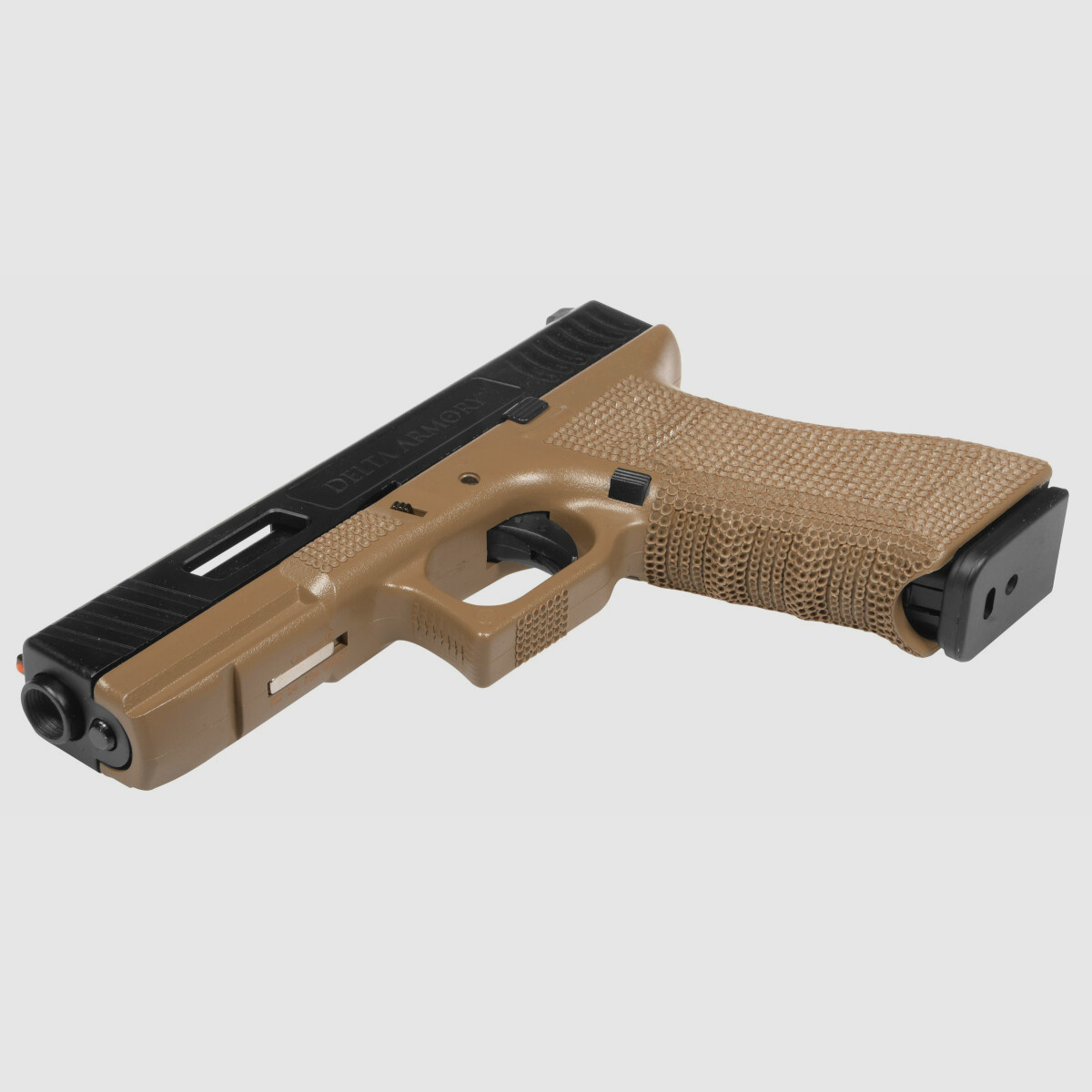 P01 GBB Airsoft Pistole in TAN | Delta Armory