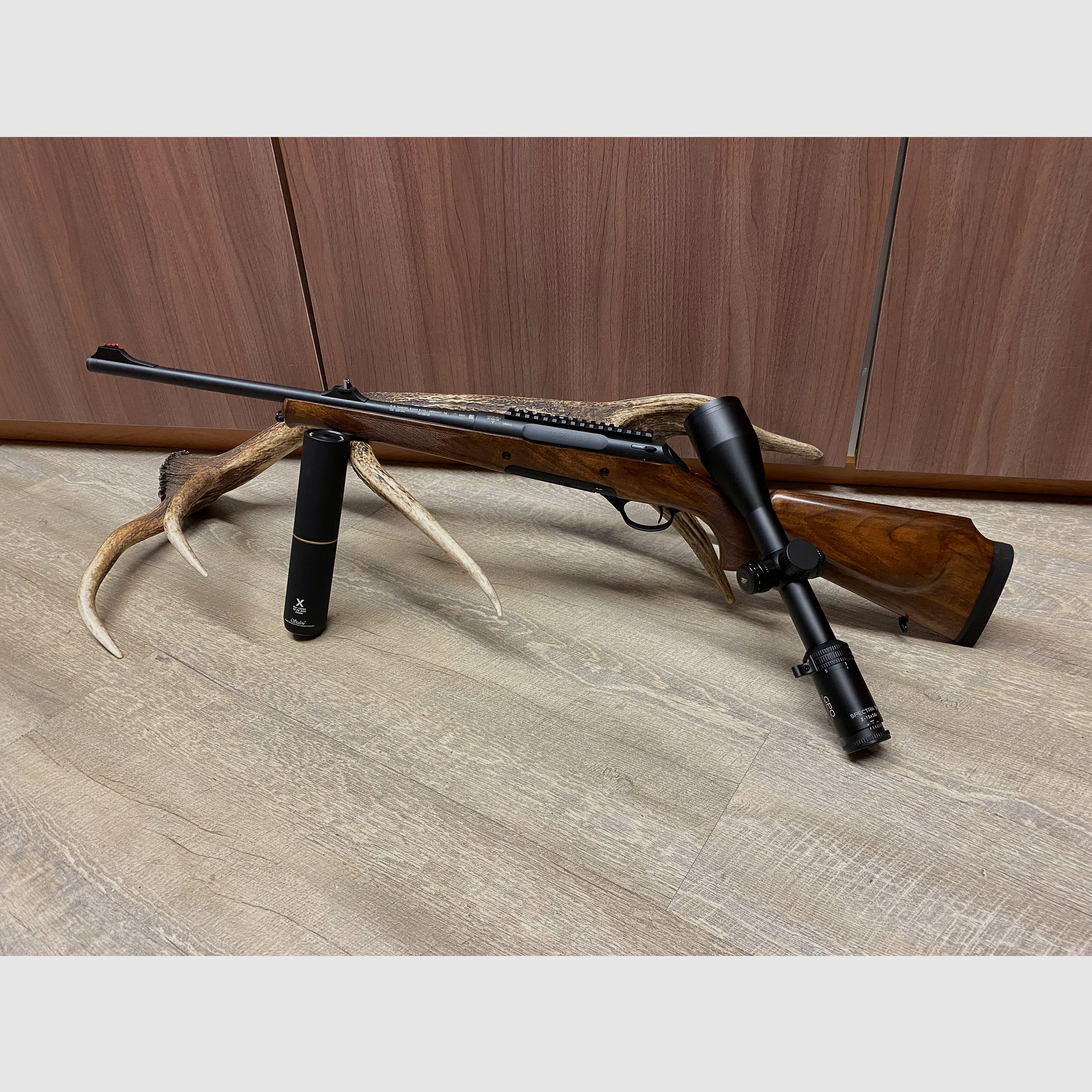 Haenel Jaeger 10 Lady Timber Compact, con GPO Spectra 5x 3-15x56 e Stalon X108