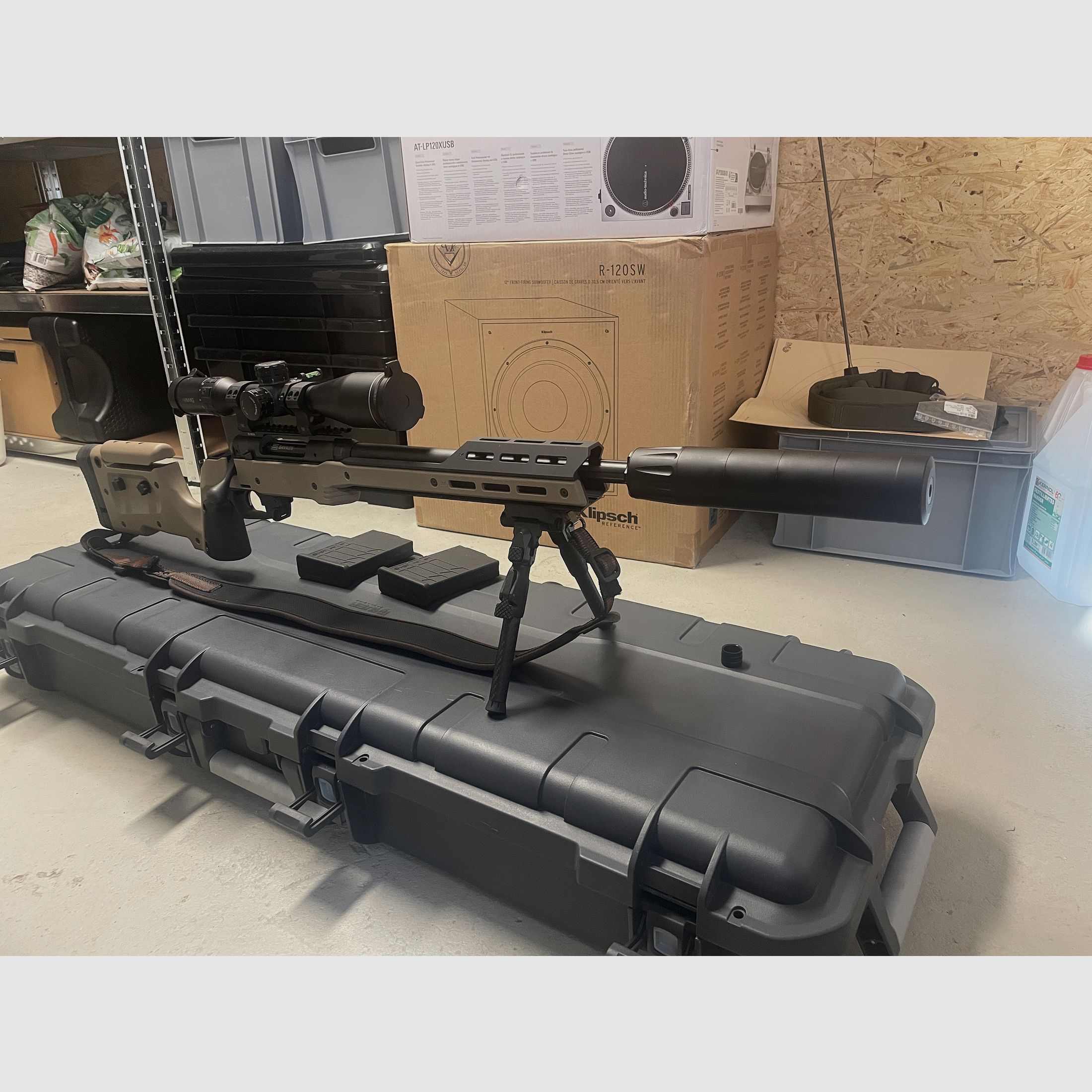 Savage Arms 110 Tactical Hunter in MDT XRS-Chassis, Komplett-Paket mit Schalldämpfer