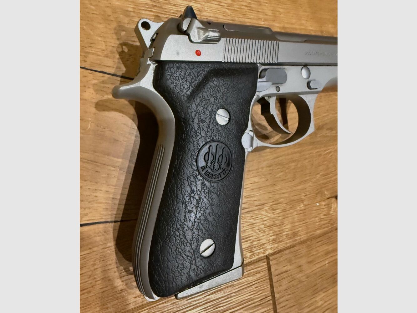 Beretta 92FS - stal nierdzewna
