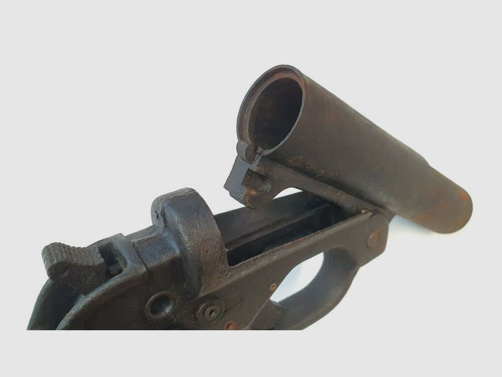 Schneider Hugo Signal Pistol Schneider Hugo Model 42 - 4 (Signal)
