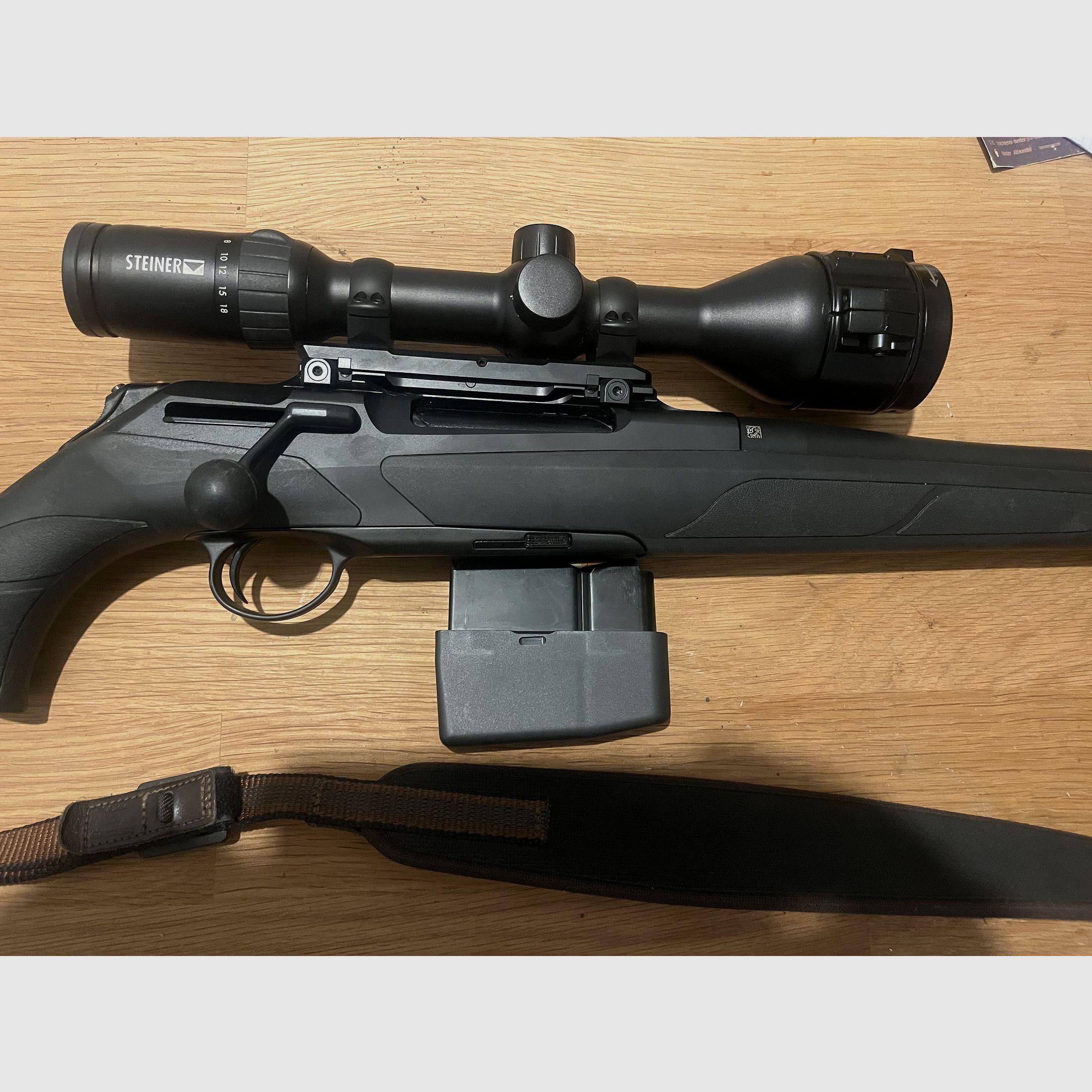 Merkel Helix Tracker 8x57 ist mit einem ZFR STEINER RANGER 6 3-18x56 m Leucht, Absehen 4A-1 fast neuwertig