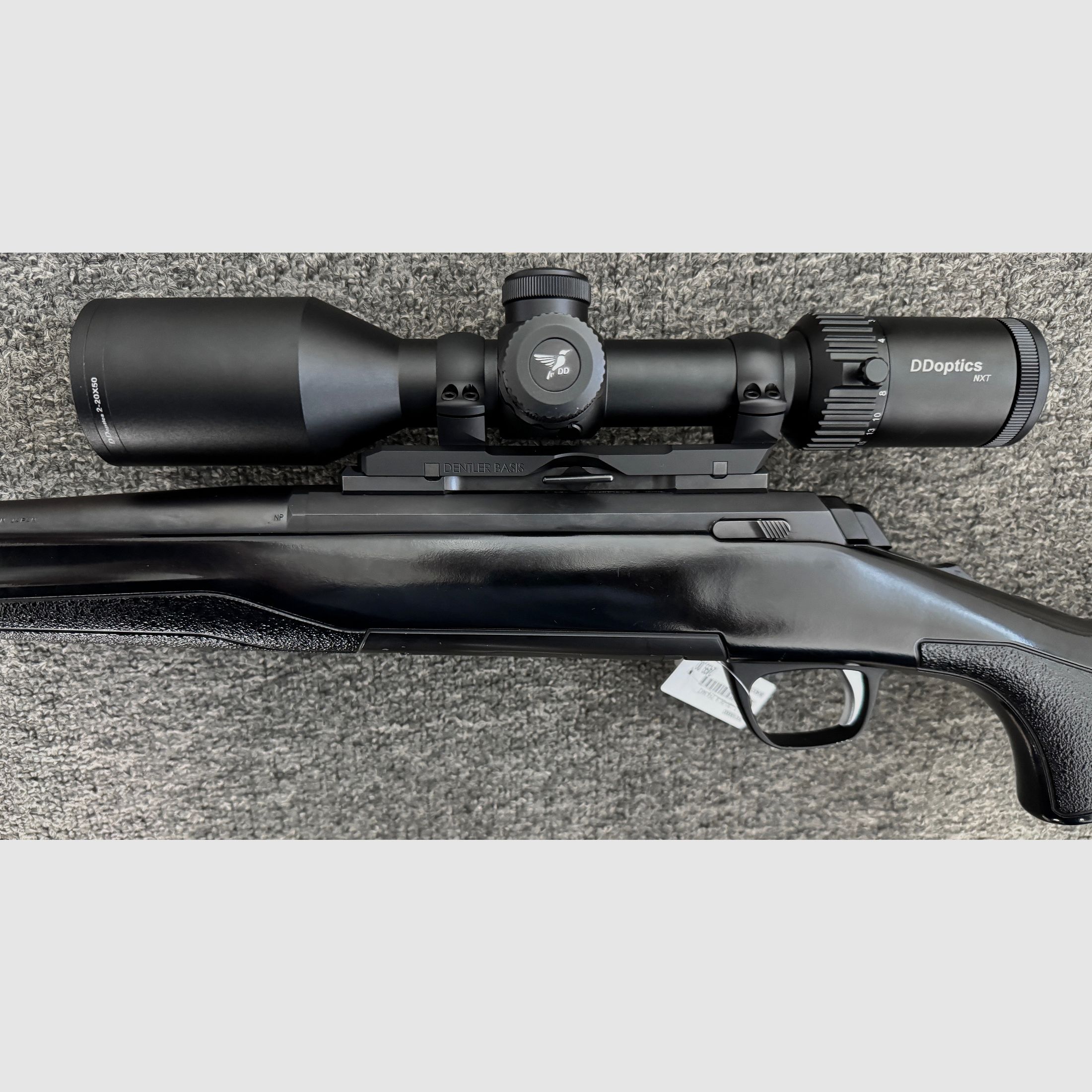 Browning X-Bolt .30-06 z gwintem wylotowym, lunetą i tłumikiem dźwięku