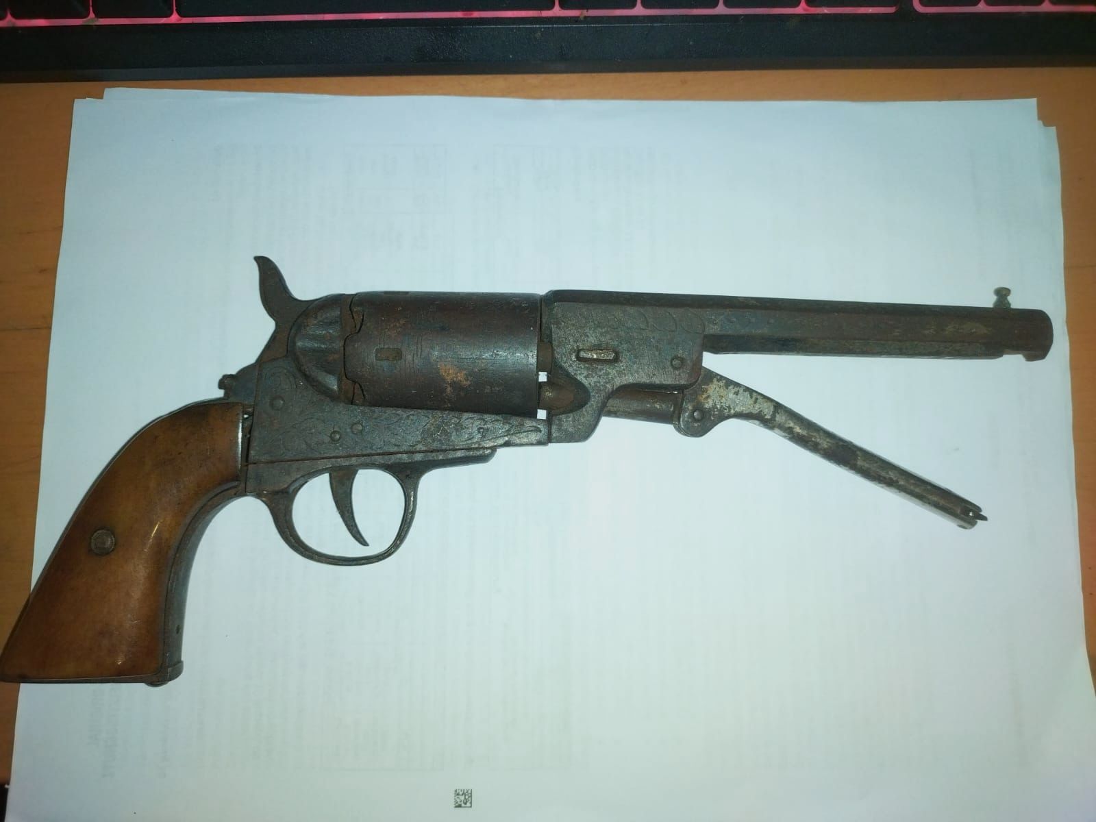 Colt Navy 1851 revolver a percussione cal. .36 libero da 18 anni