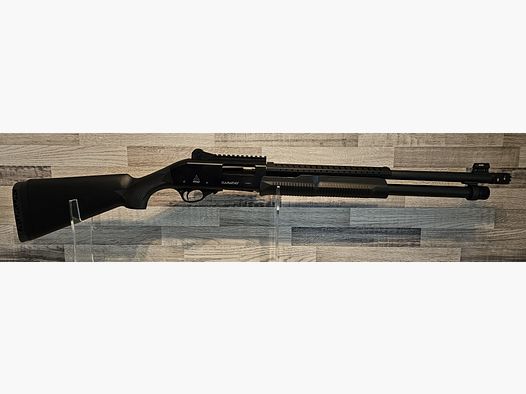 Artículo nuevo - Escopeta de repetición de culata delantera Pumpgun Akkar Karatay TK-355 612PS Negra Cal. 12/76