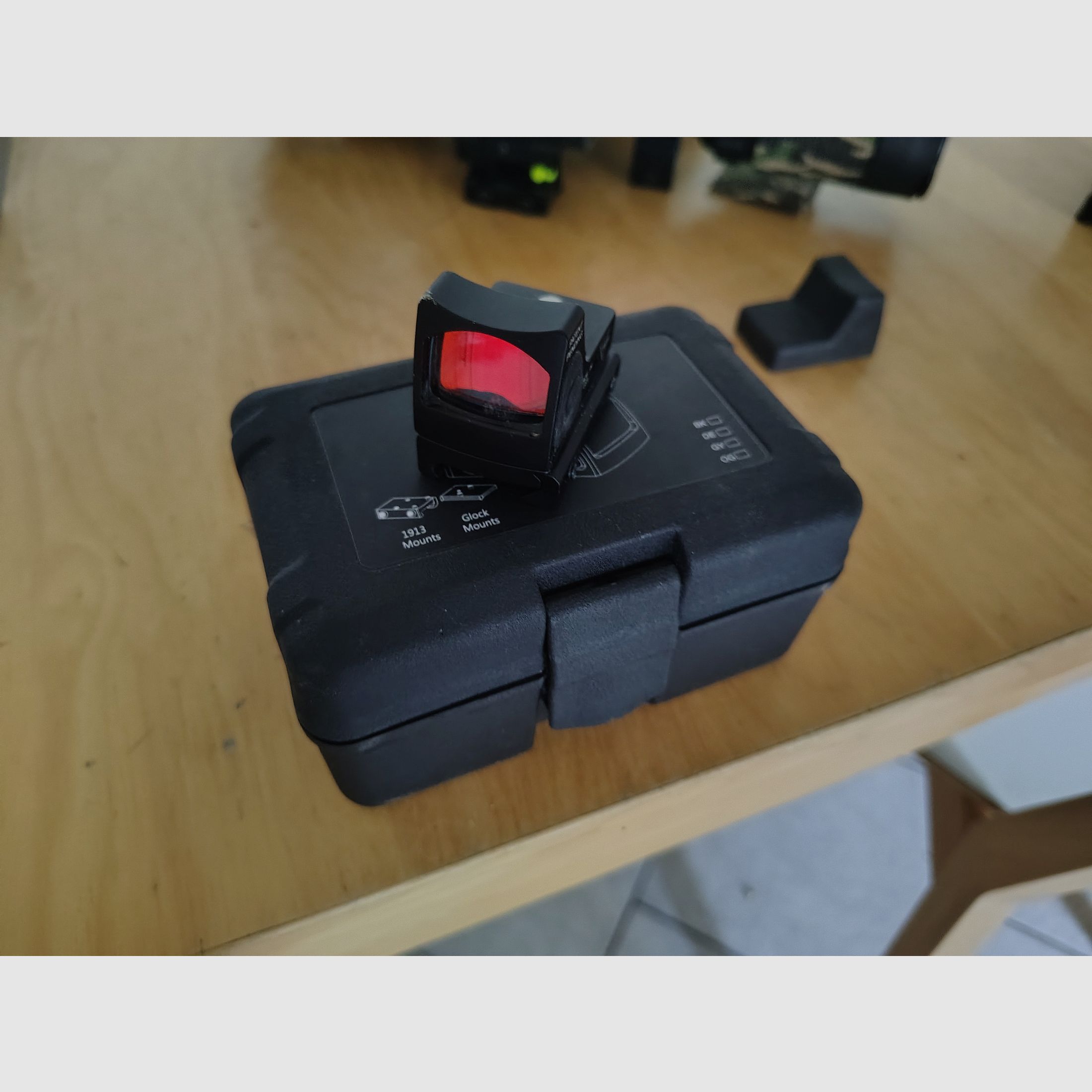 RM07 Style Mini Red Dot – robusto mirino in alluminio per pistole Airsoft / GBB