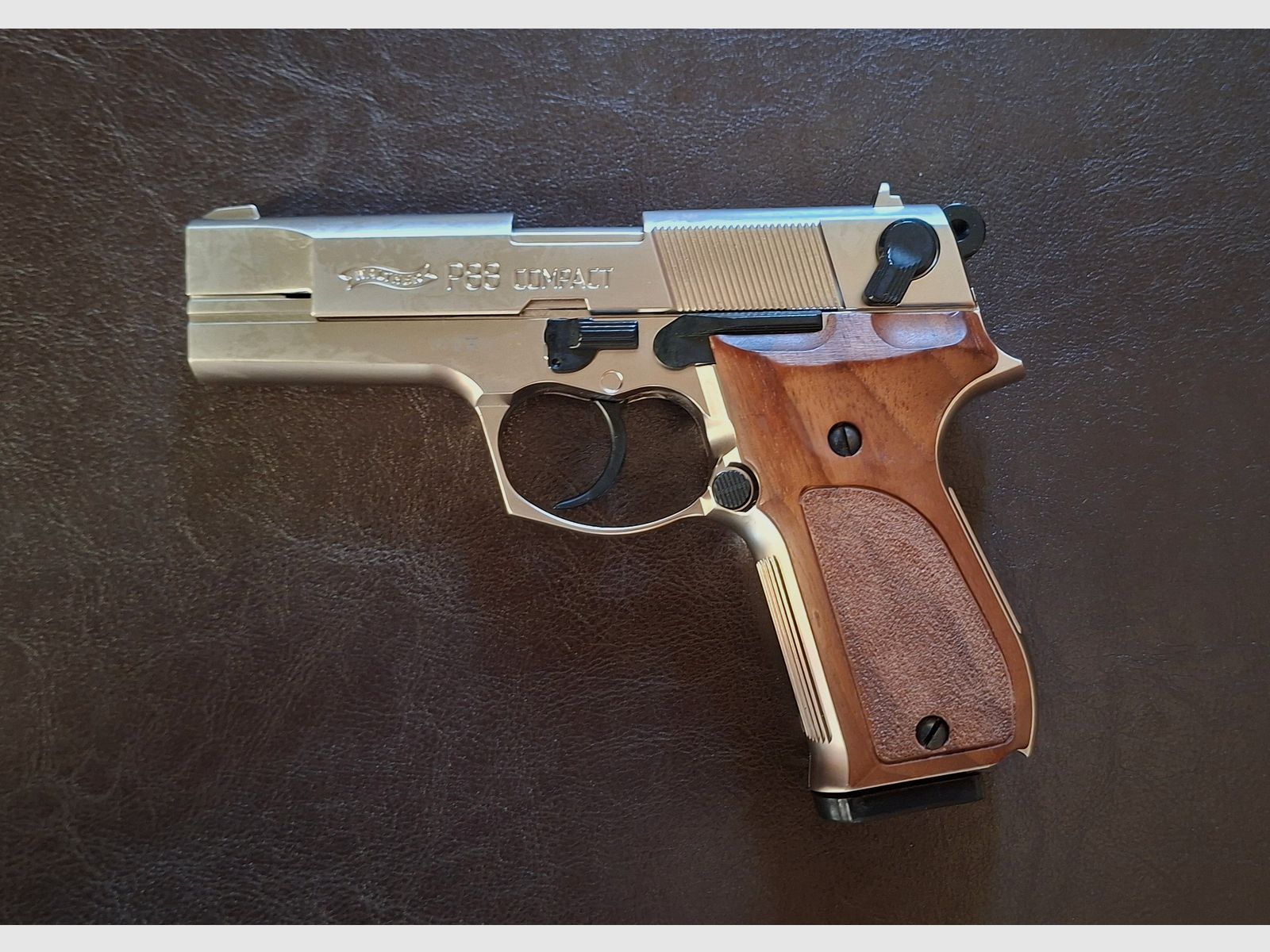 Walther P88 Compact 9mm P.A.K., immagine 3 di 5