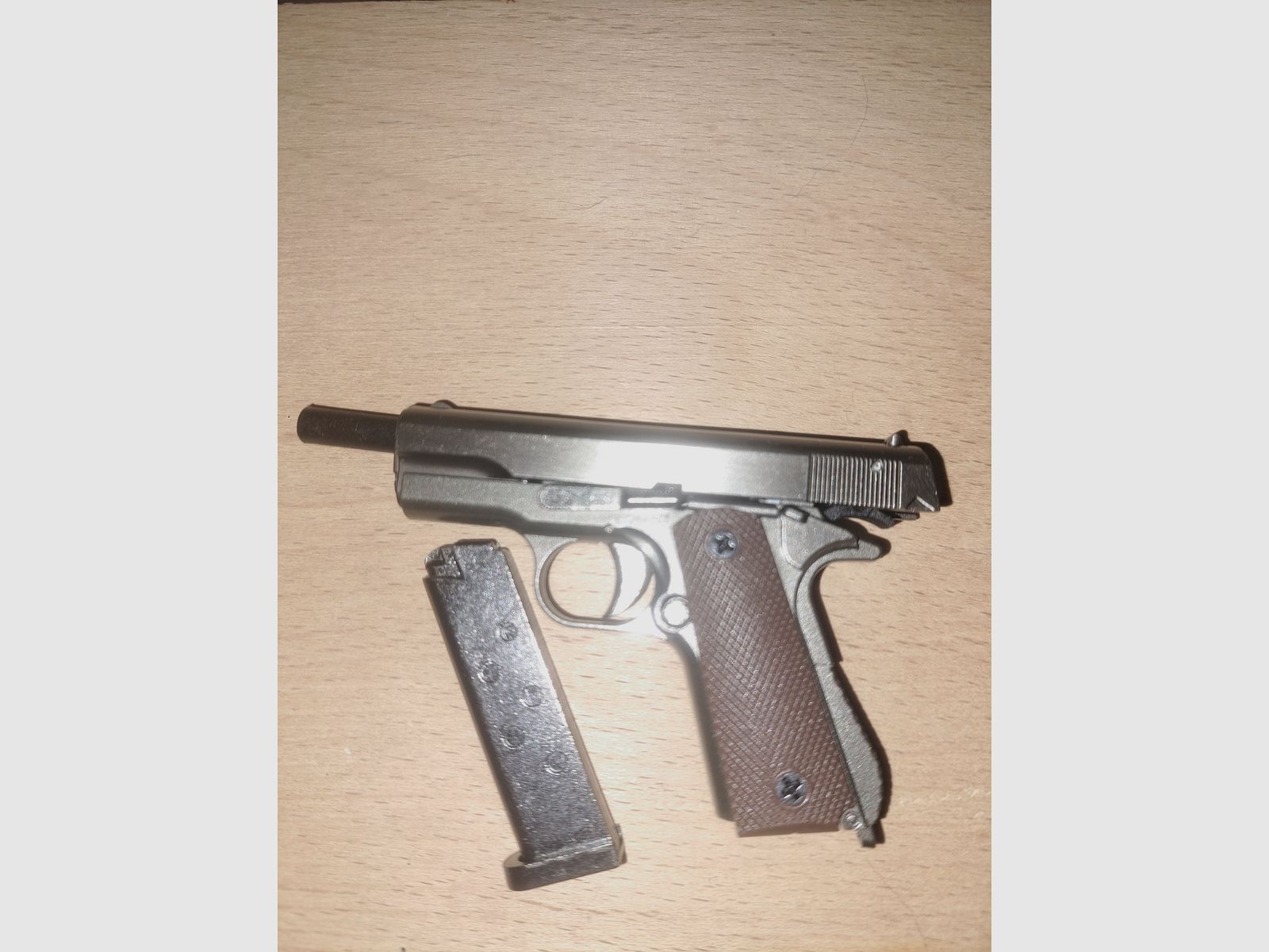 Schlüsselanhänger 1:3 Modell "Colt Government 1911"