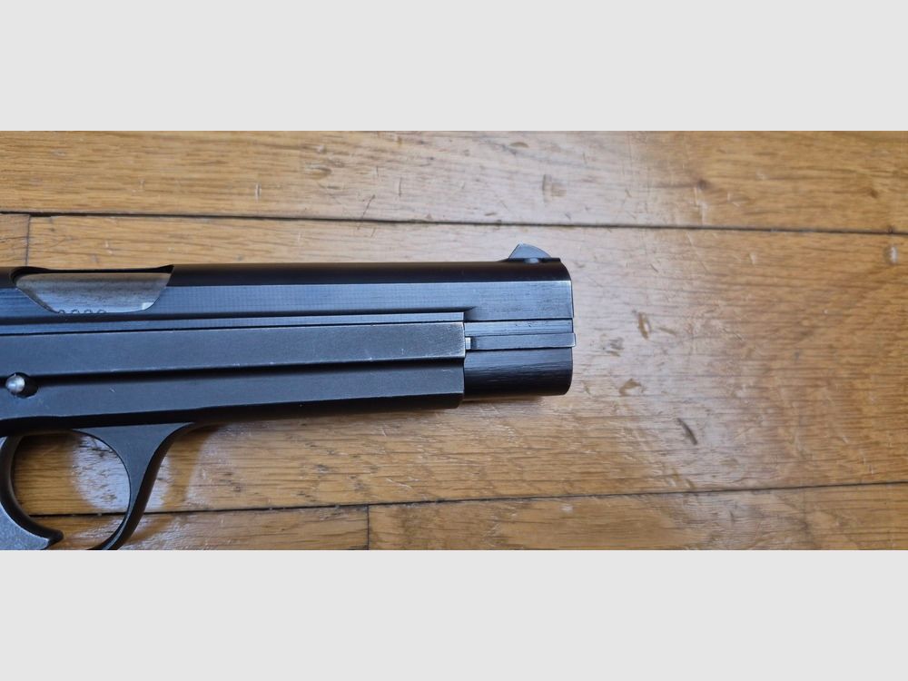 Très beau pistolet SIG P210-2 – Mythe du 9 para – Arme militaire du 4° contrat – Vers 1957/60-62 – Très bon Bronzage – Fonctionnement et canon de rêve – 2° chargeur et étui (la totale!) fournis en sus – État TBE+/TBE++ !, image 23 sur 26