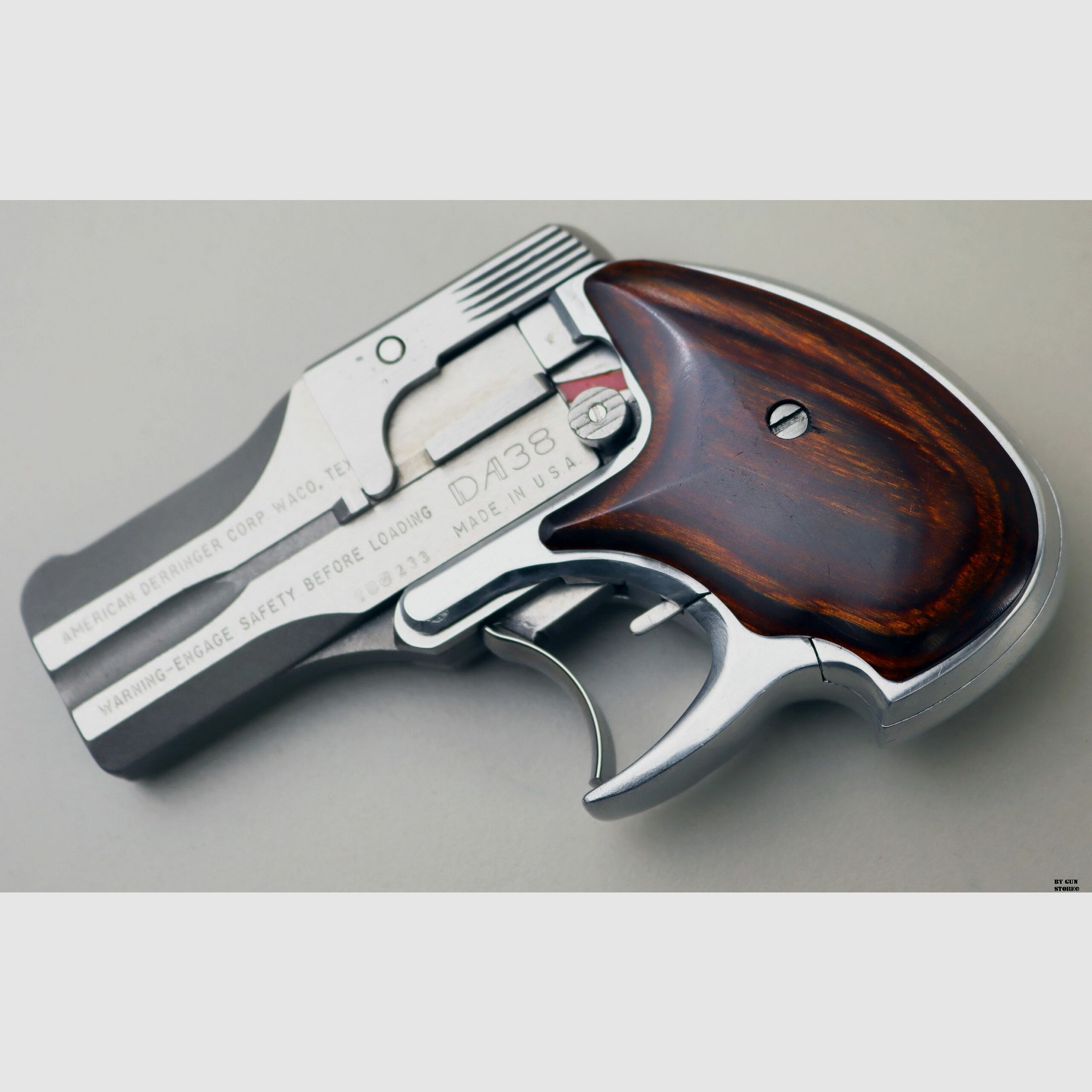 Pistool American Derringer Corp. mod. DA38 kal. 22lr matr. 82537, afbeelding 2 van 9