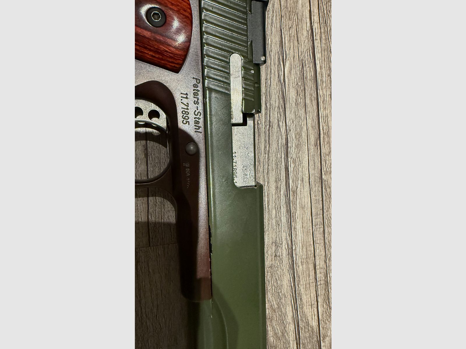1911 Peters Stahl .45 ACP, 10mm und 9mm Luger Pachmeyr Griff