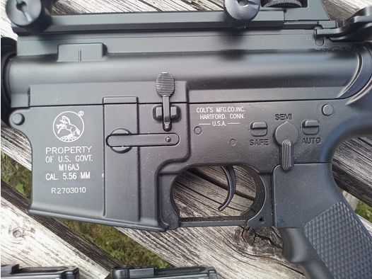 S-AEG Airsoft Assault Rifle Colt M16 A3 Full Metal 1.7 Joules from 18 years F mark ICS Umarex