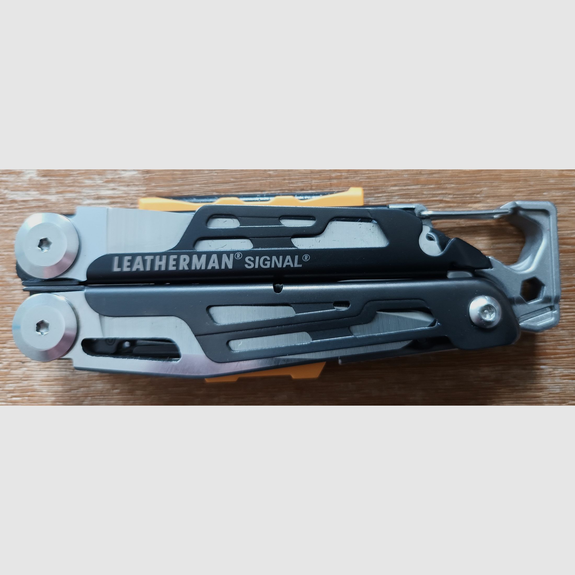 Leatherman Signal Multi-Tool - 19 Werkzeuge + zusätzlicher Bitsatz