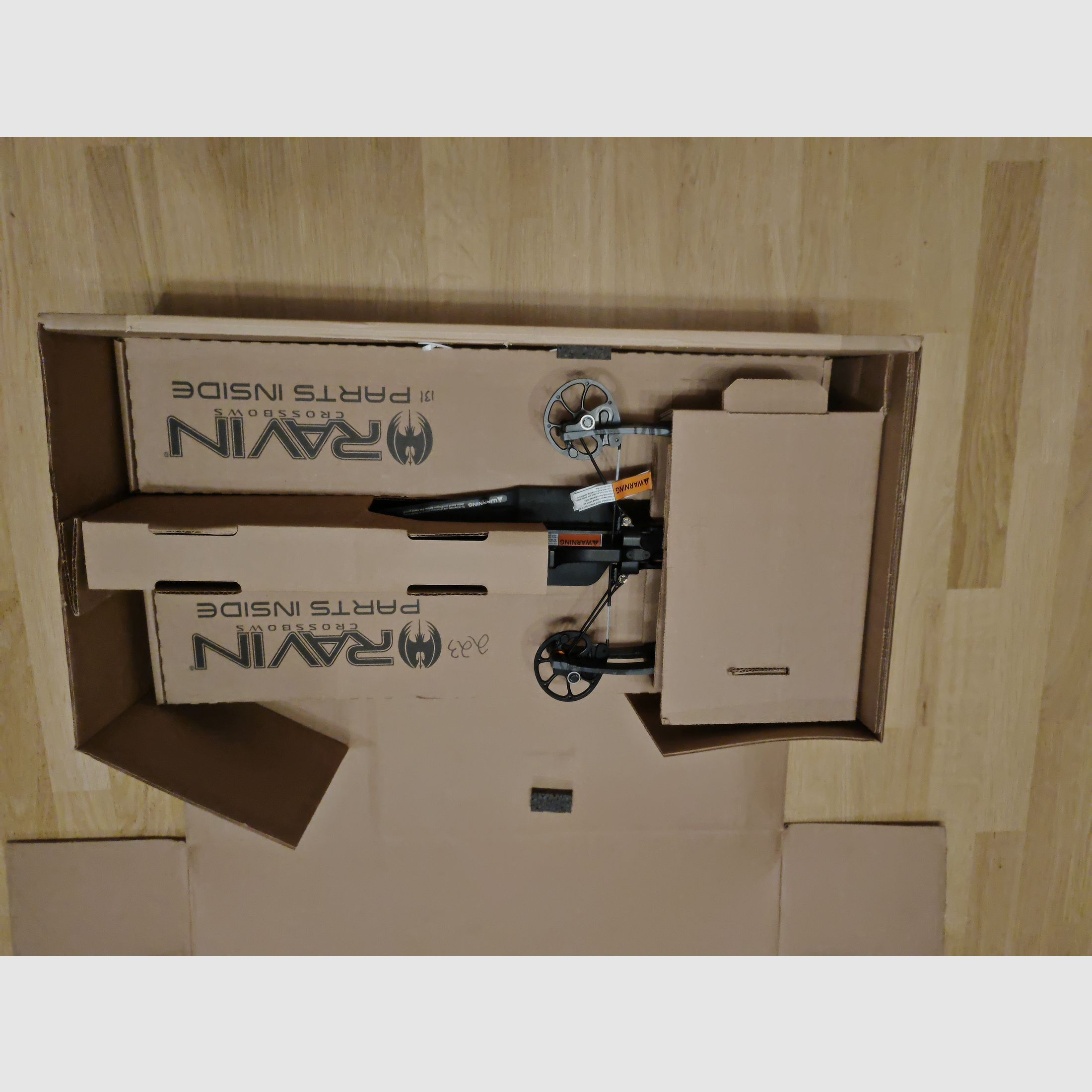 Ravin R29 hunting crossbow 12 arrows like new with original packaging