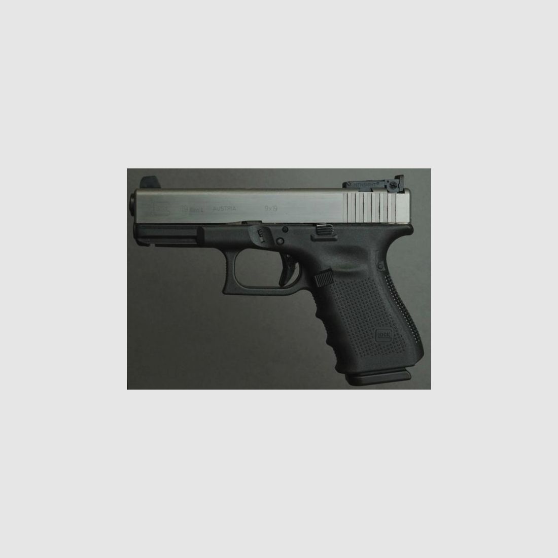 GLOCK Pistol Mod. TnT -G19 Gen4 9mmLuger -SILVER-