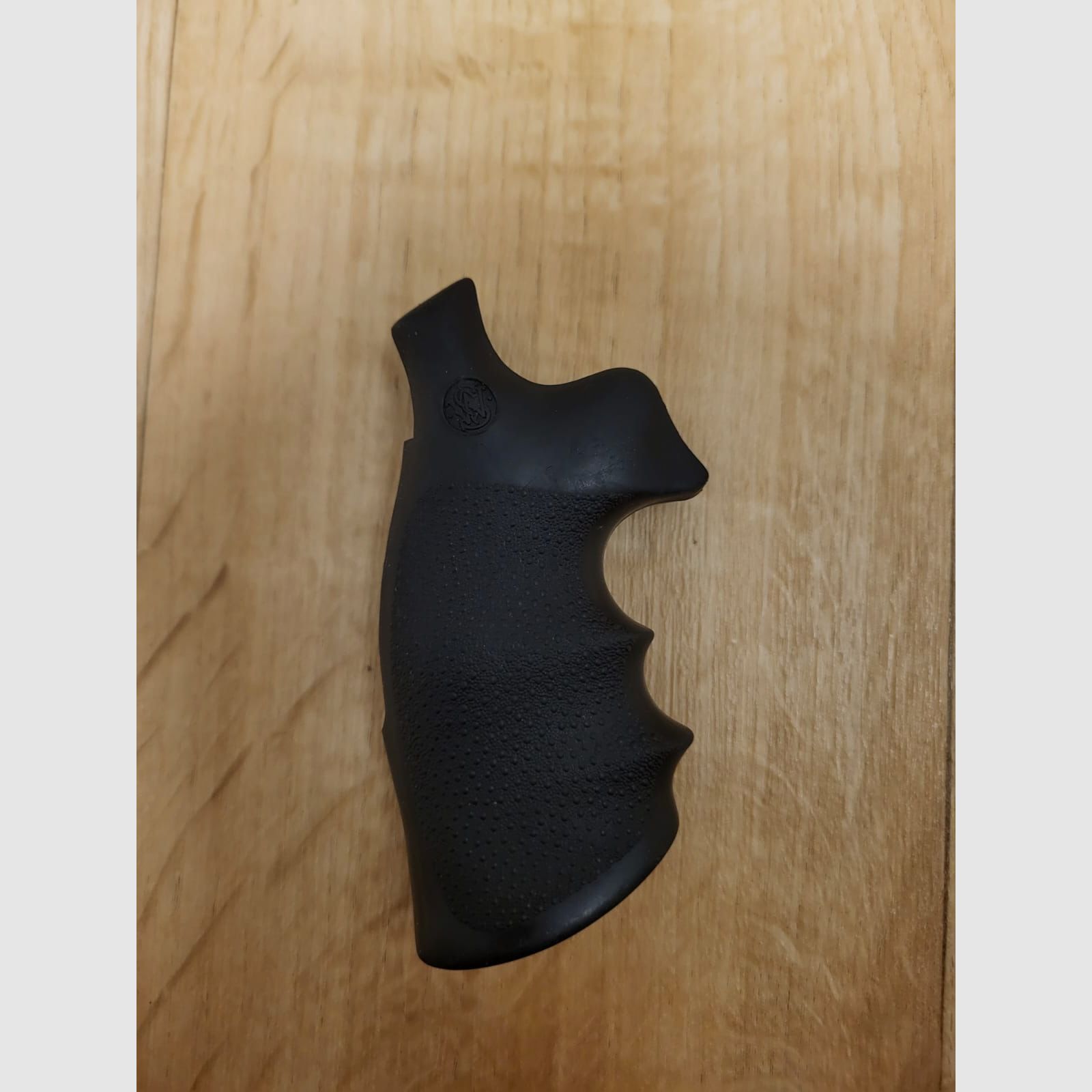 Smith & Wesson rubber grip – suitable for 686 L/K frame (Round Butt)