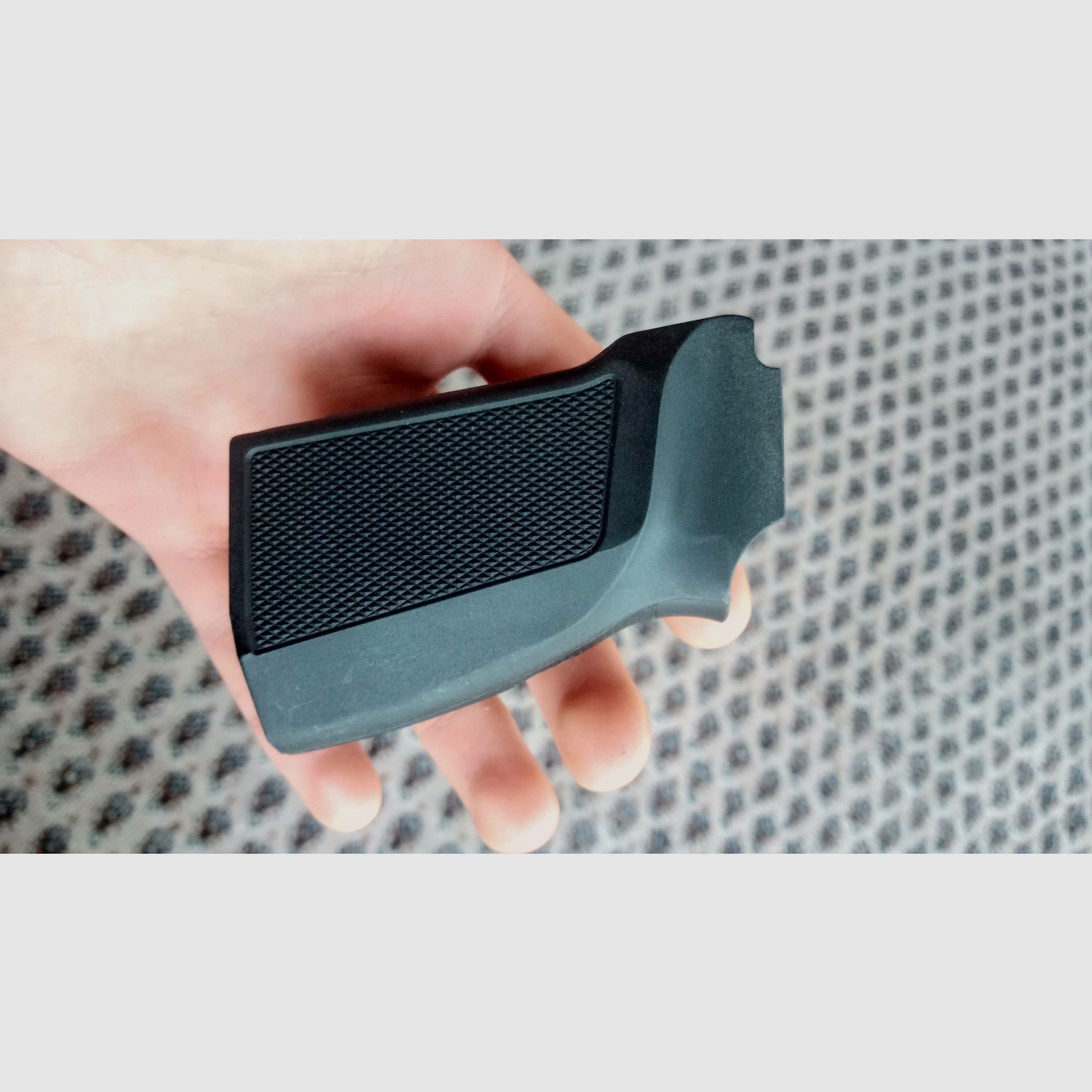 Makarov PMM Polymeer Grip / Gripplaat voor Russisch 12 schots Hi-Cap magazijn ook geschikt voor Baikal Co2