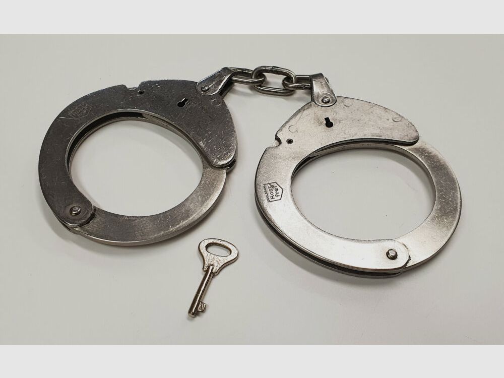 CLEJUSO Clemen & Jung e.K. Handcuff CLEJUSO No. 12 R, stainless steel handcuff, made in Germany, used