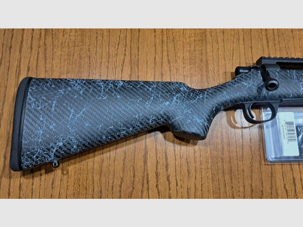 HOWA Repetierbüchse HOWA 1500 Superlite mit Carbonschaft , Schalldämpfer A TEC 45 mit Bremse, Ersatzmagazin