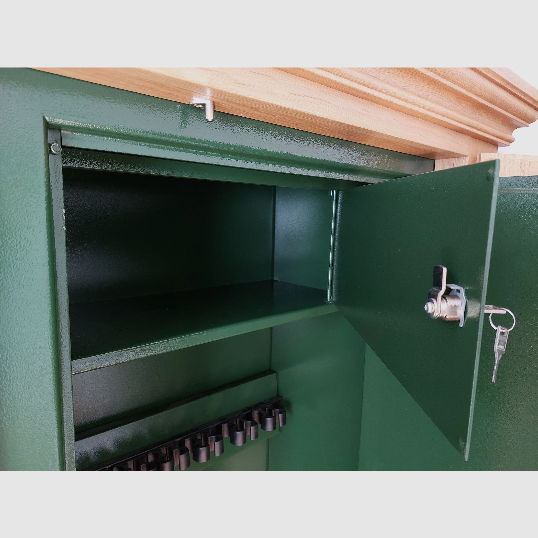 Jagdschrank Waffenschrank Schrank Eiche hell massiv Landhaus-Stil 180x140x55cm ggf. mit Tresor