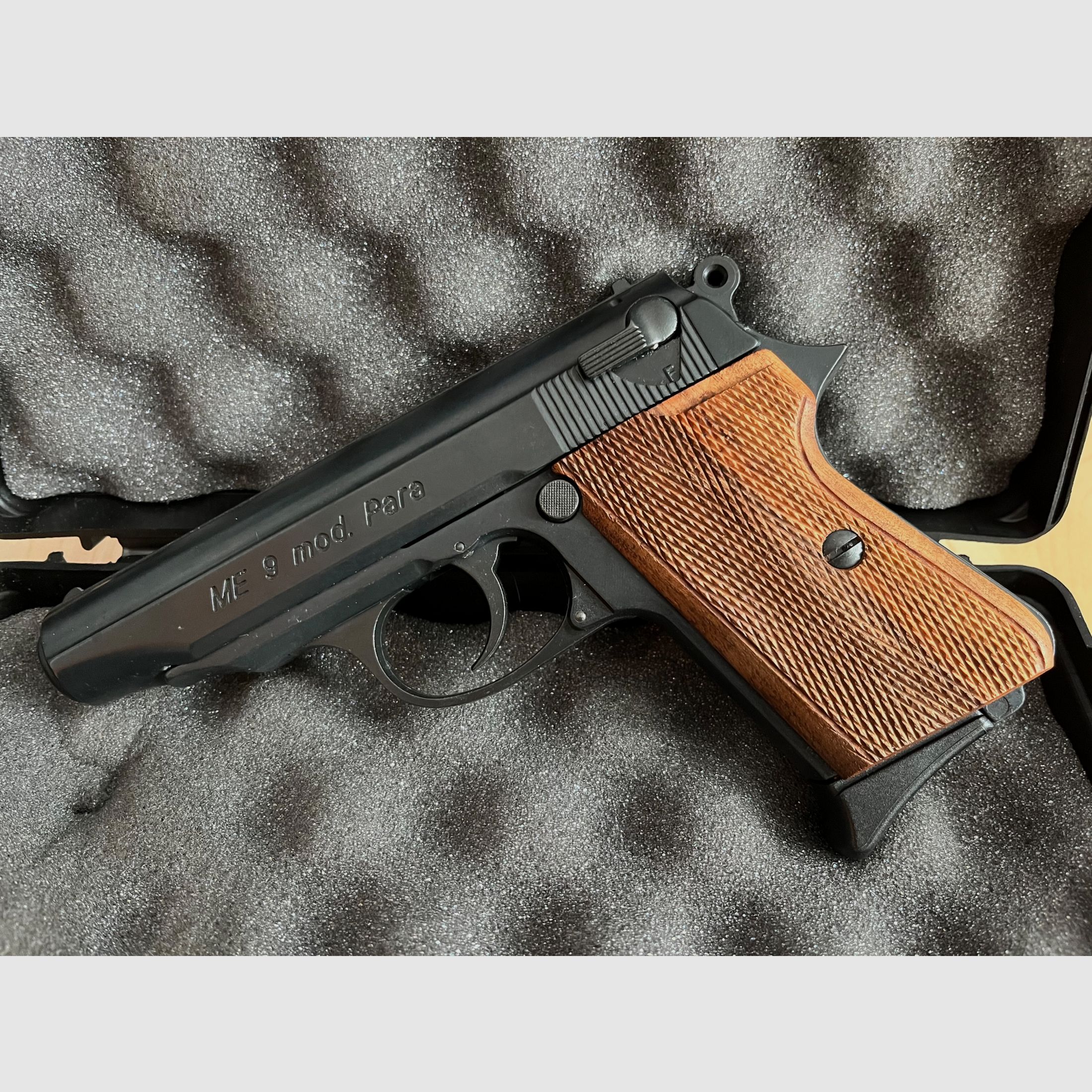 ME 9 Para pistola 9mm P.A.K impugnature in legno, immagine 4 di 4