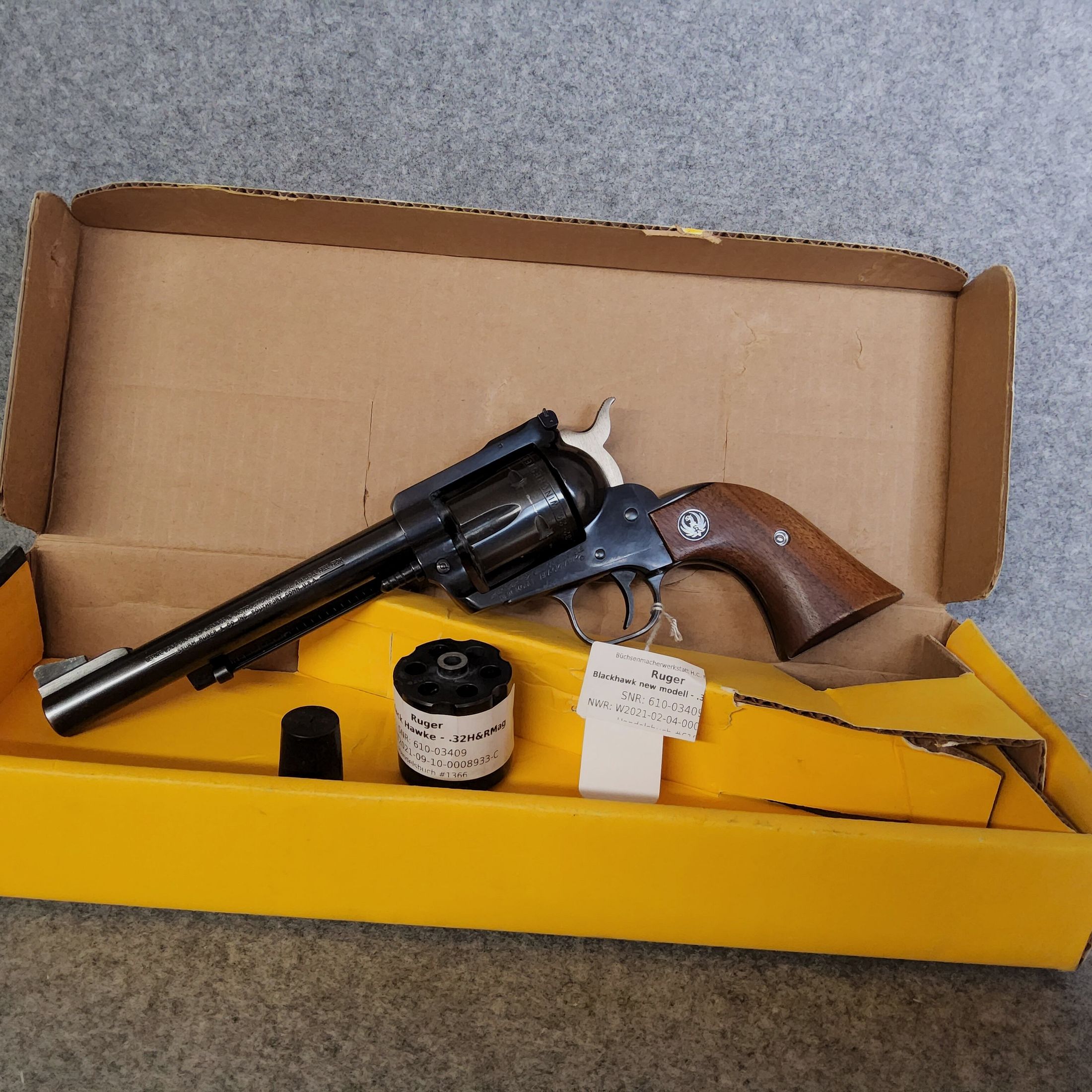Ruger	 Black Hawk new model-Wechseltrommel 32 H&R Mag.