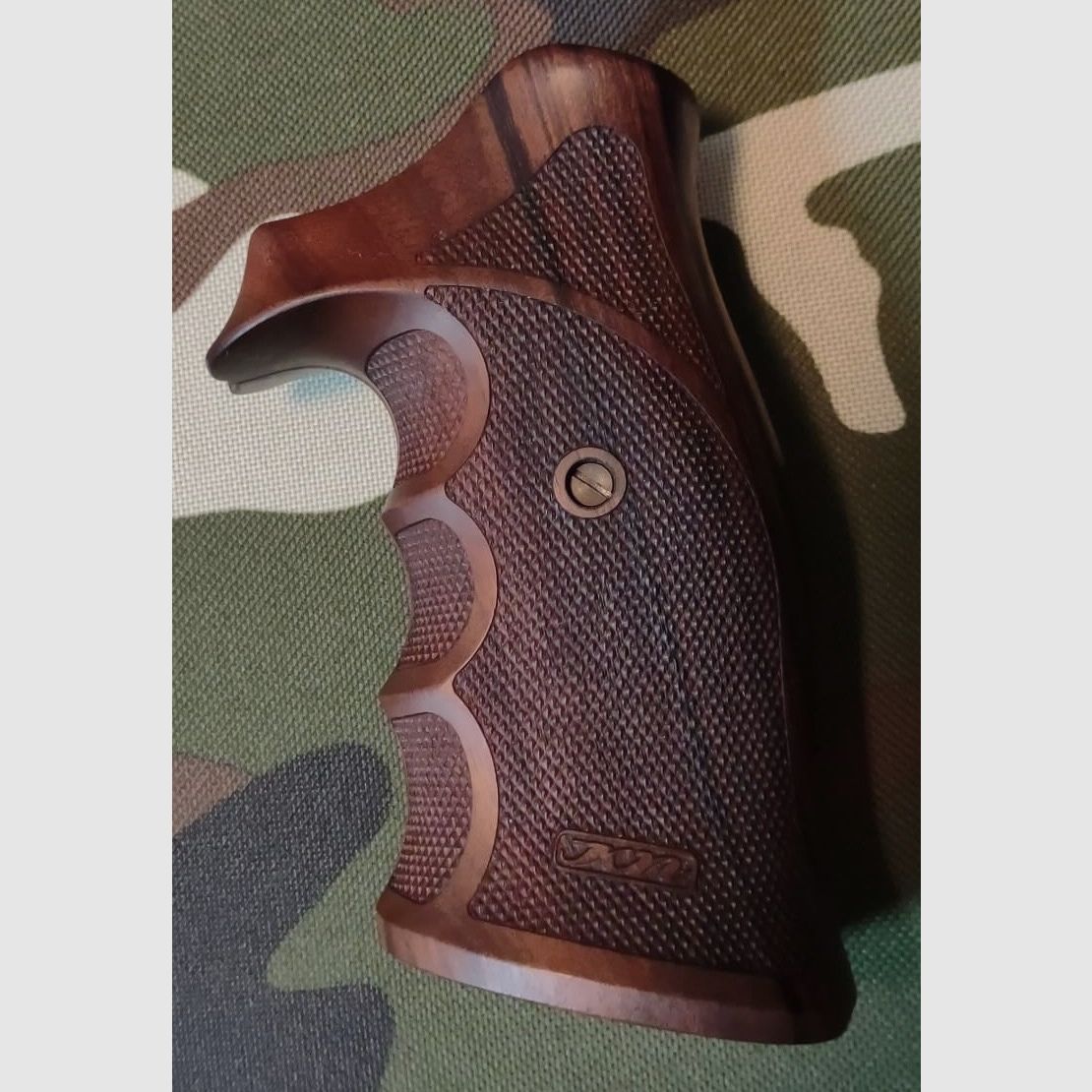 revólver Manurhin MR 73 bien cuidado, usado