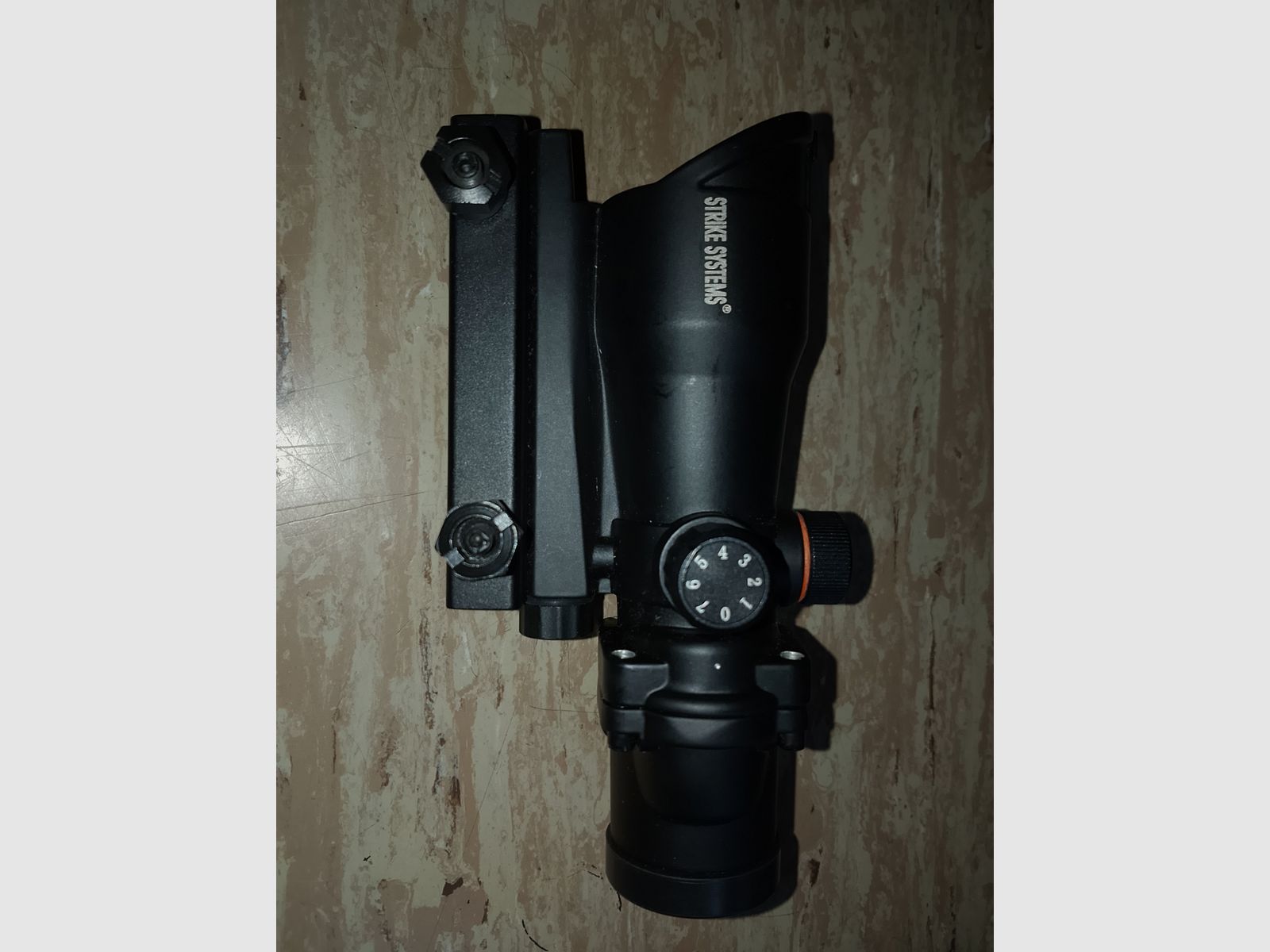 Strike System Scope Zielfernrohr mit Picatinny Befestigung with Mount 