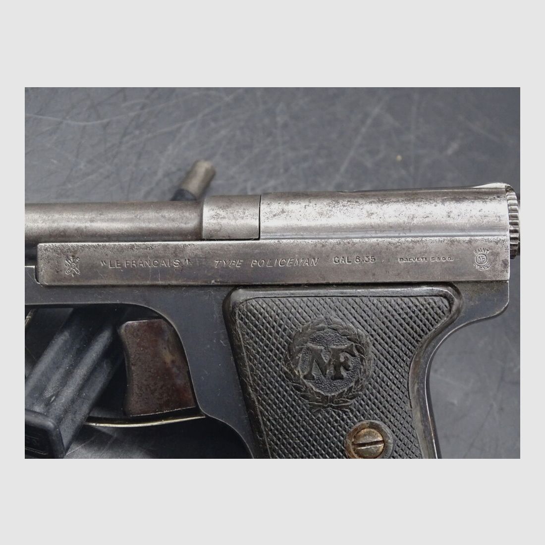 De Franse politieagent nr. 5 kaliber 6,35 mm Browning politieagent nr. 5