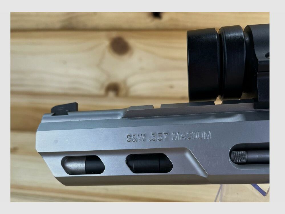 Smith & Wesson .357Mag Mod. 686-6 Universal Champion mit Aimpoint Comp .357Mag