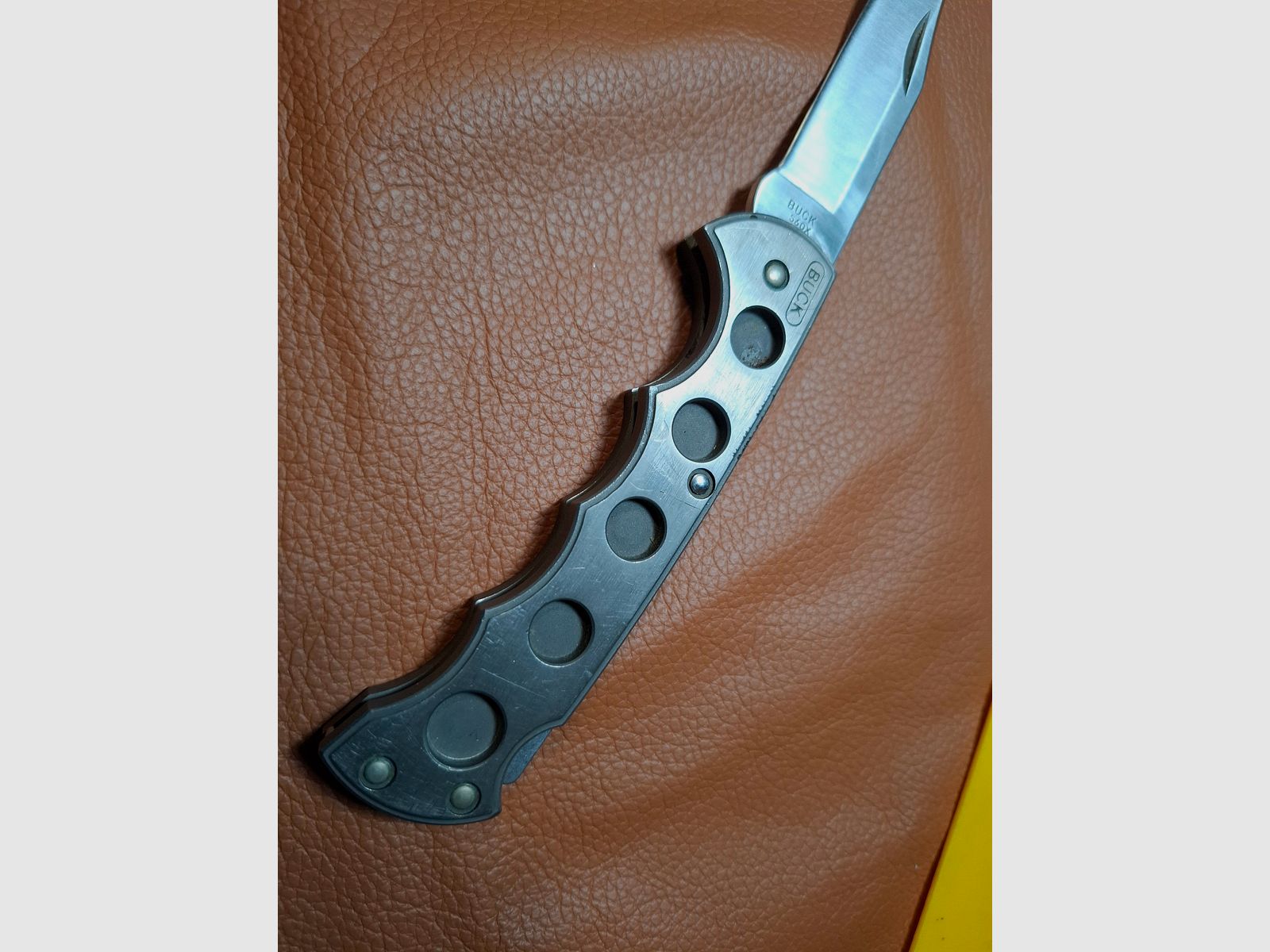 Buck Titanfolder 560X