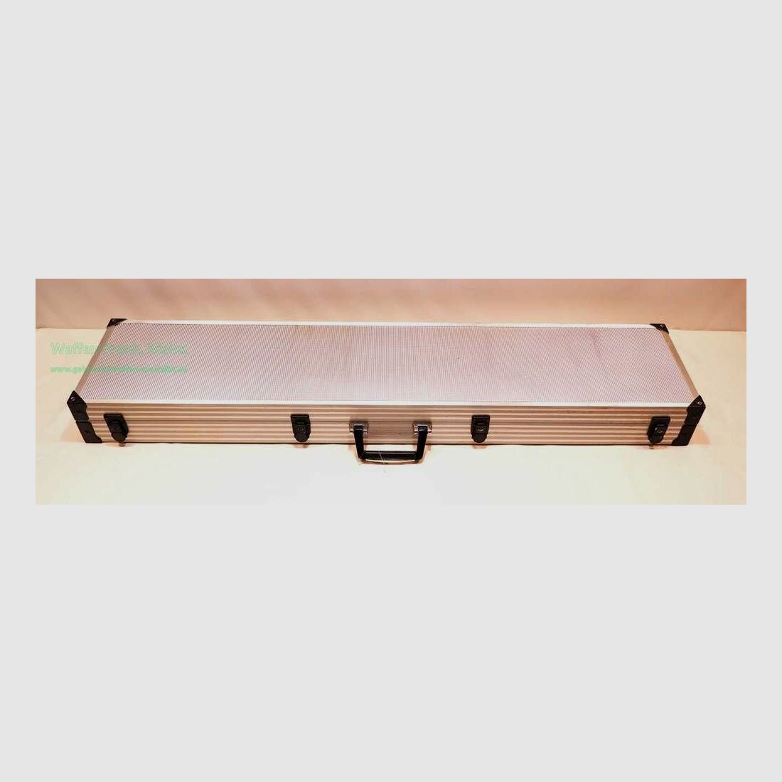 Diversos fabricantes de estuches para rifles