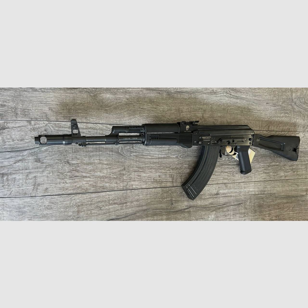 AK 103 S Schwarz, Bild 1 von 2