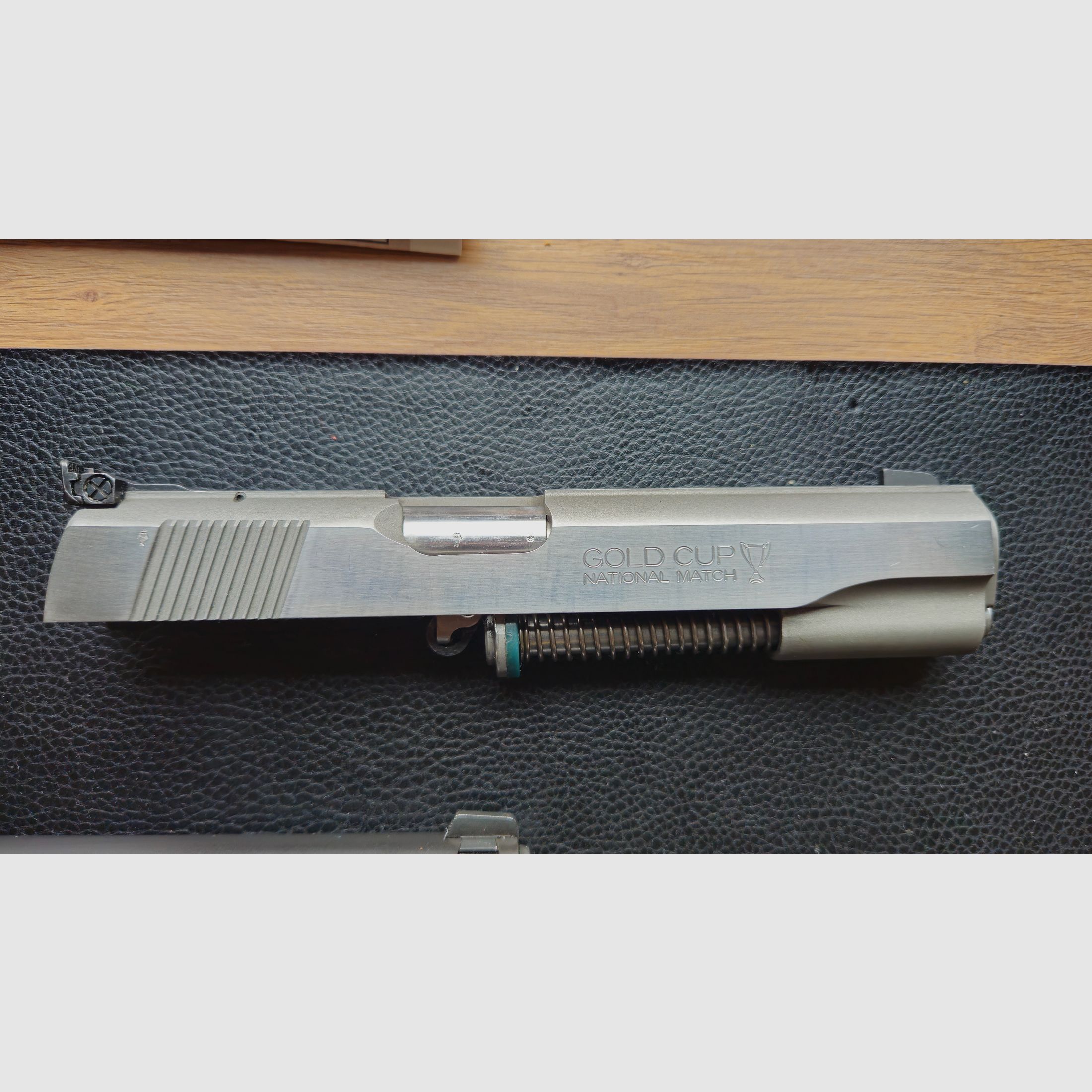 Colt 1911 Gold Cup National Match Kal .45 ACP, Colt Wechselsystem .22lr (Nummerngleich), Les Baer 9mm Wechelsystem