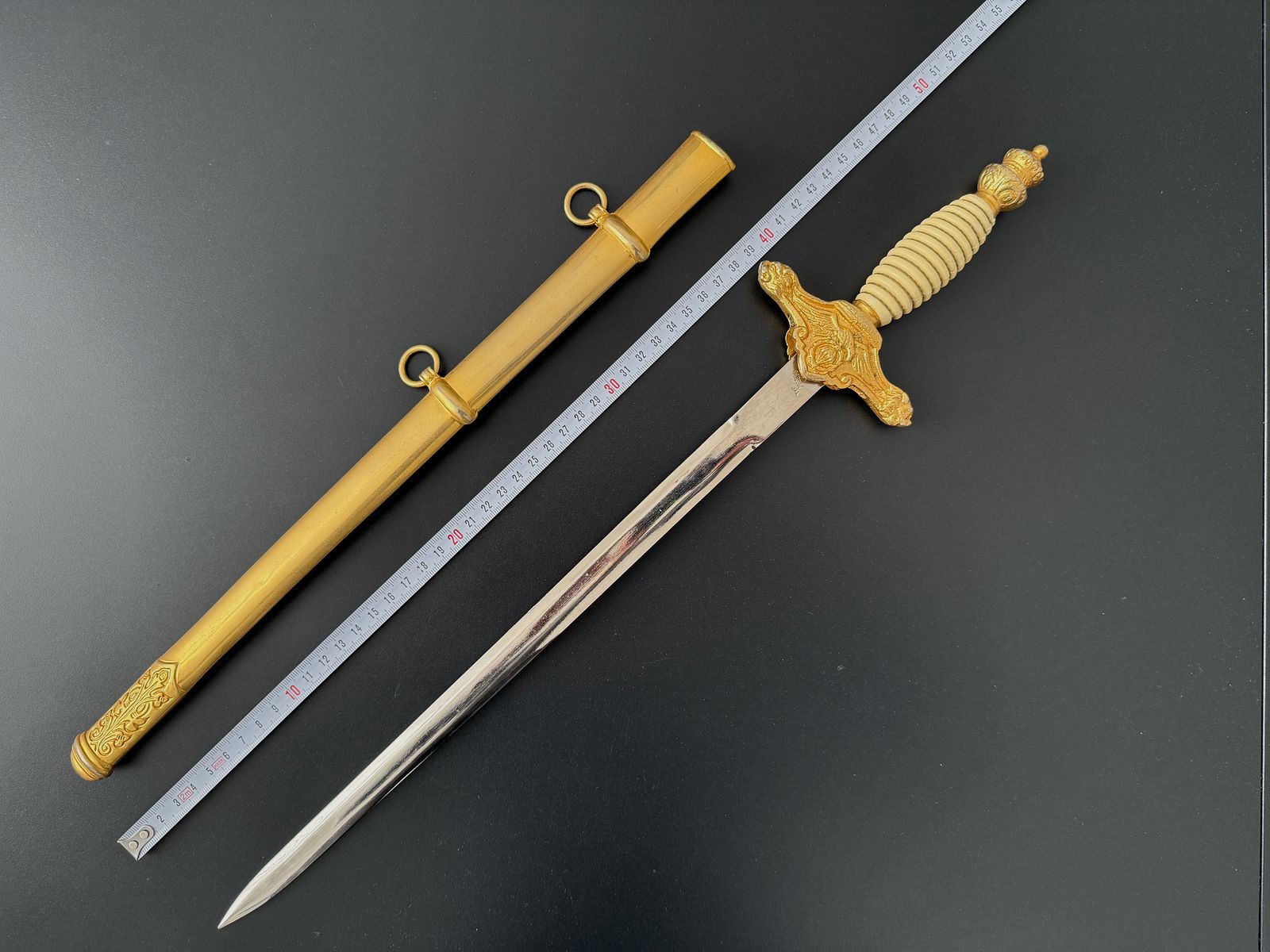 Dagger for officers of the Spanish paratroopers