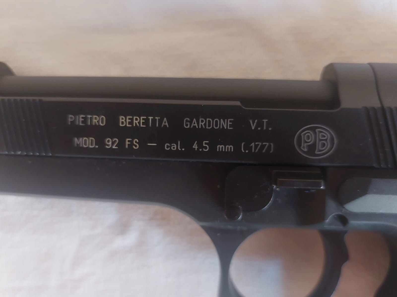 Beretta M92 FS zwart CO2 4,5mm