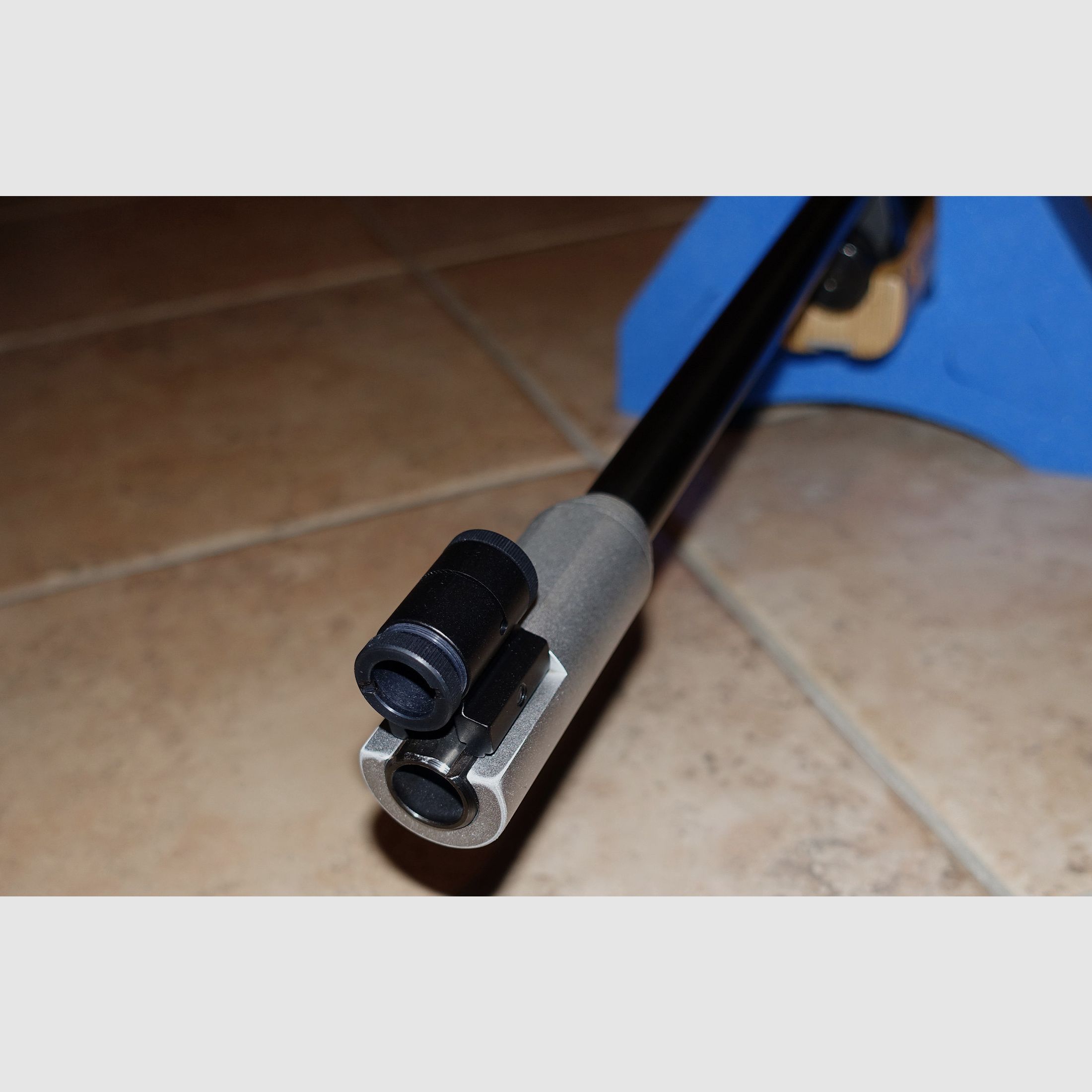 Fucile da competizione Feinwerkbau Mod. C60 + 2 cartucce + adattatore di riempimento