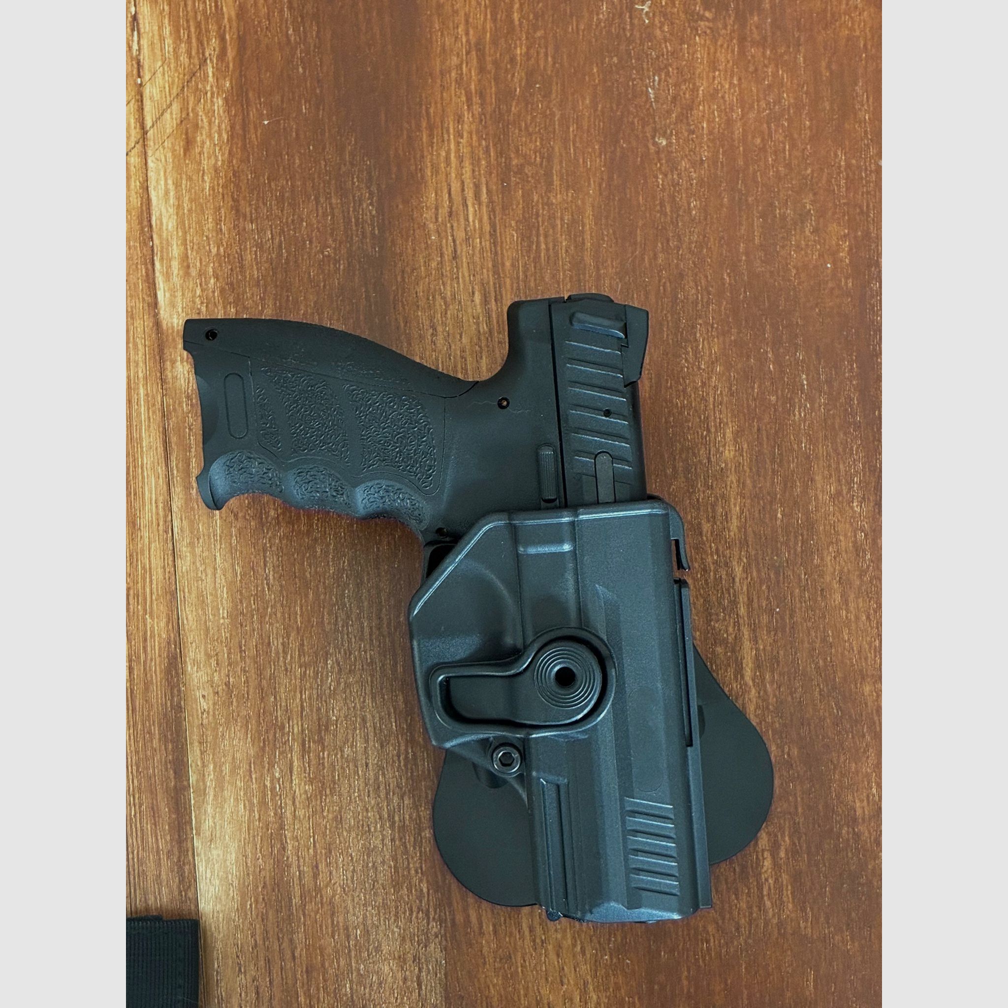 Pacchetto Airsoft completo — Ares Amoeba M4 (S-AEG) + H&K VP9 (GBB, scivolo in metallo) + Caricatore, gas,