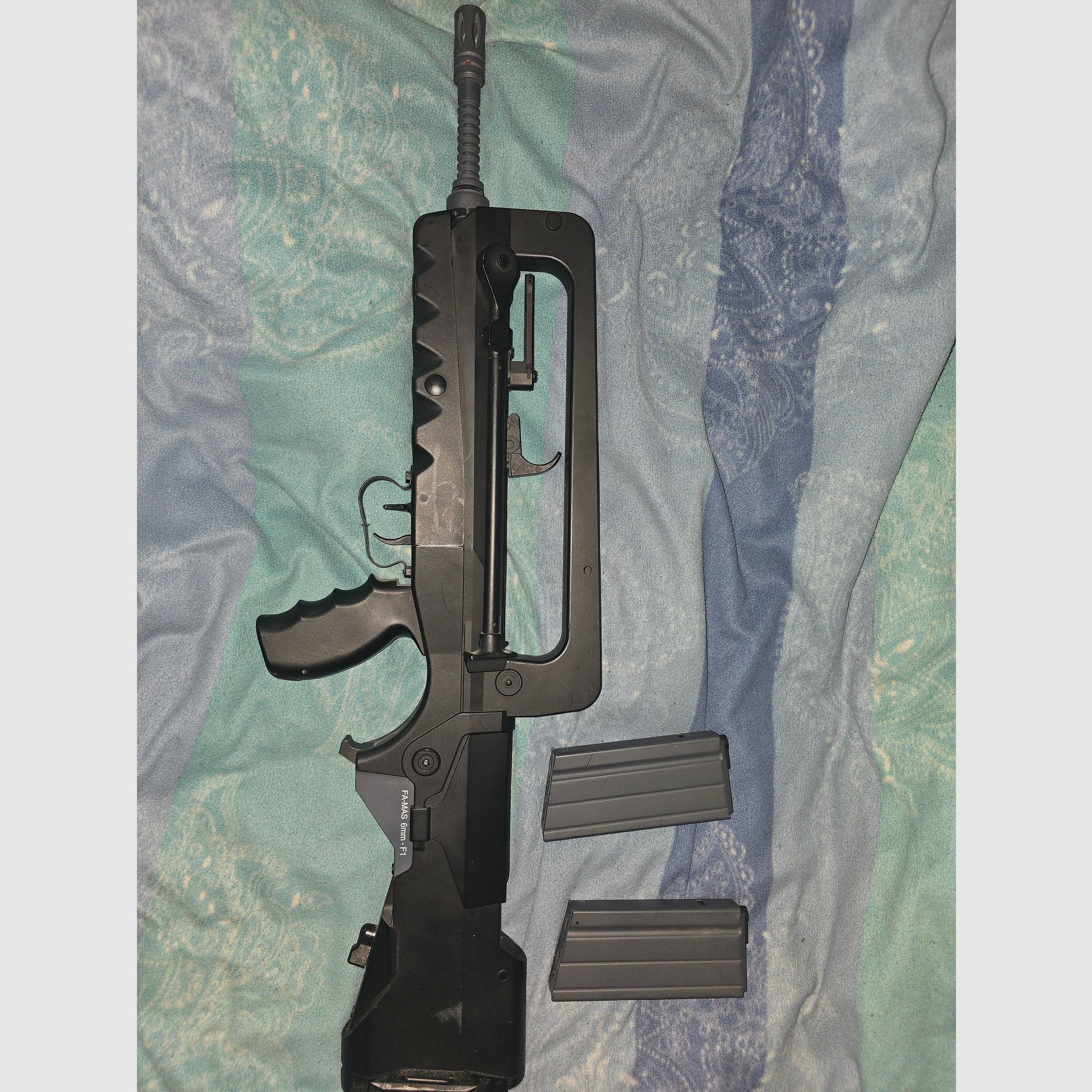 Airsoft Waffe Famas F1 elektrisch 
