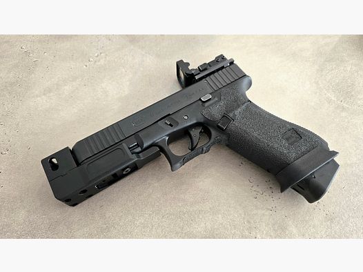 - UNIKAT - Glock 17 9mm PAK MATCH Gen 5 (PTB 1068) 