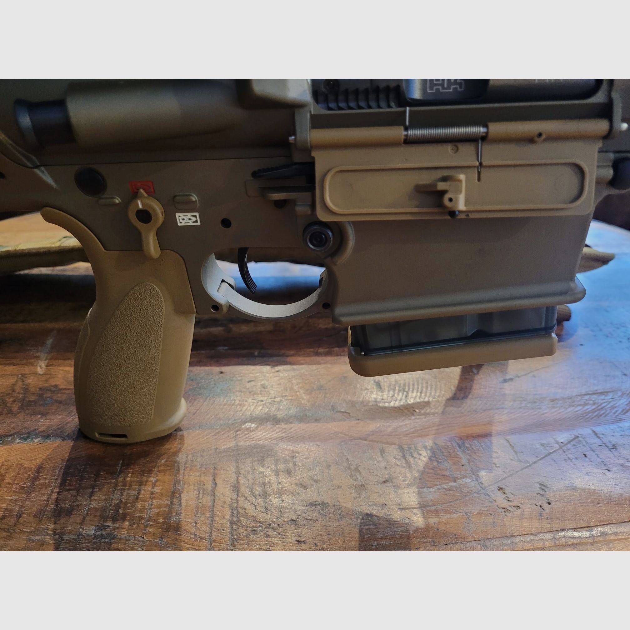 H&K .308 carabine semi-automatique Mod. MR308A3 (RAL8000) 20 avec accessoires G28 10 coups magasin et Schmidt & Bender 3-20x50 PMII Ultra Court & divers accessoires